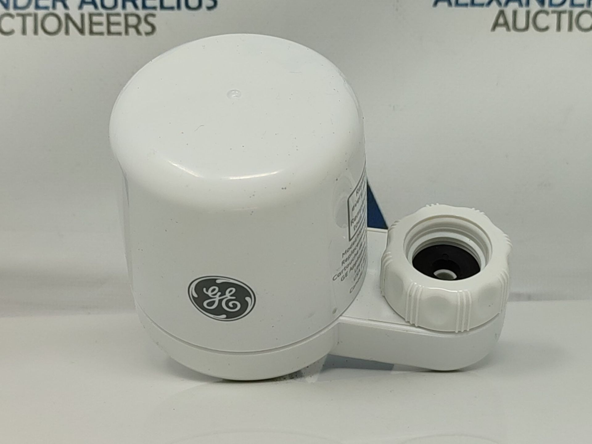 GE Shower Filter System | Connects to Shower Head to Limit Hard Water & Chlorine | Red - Bild 2 aus 3