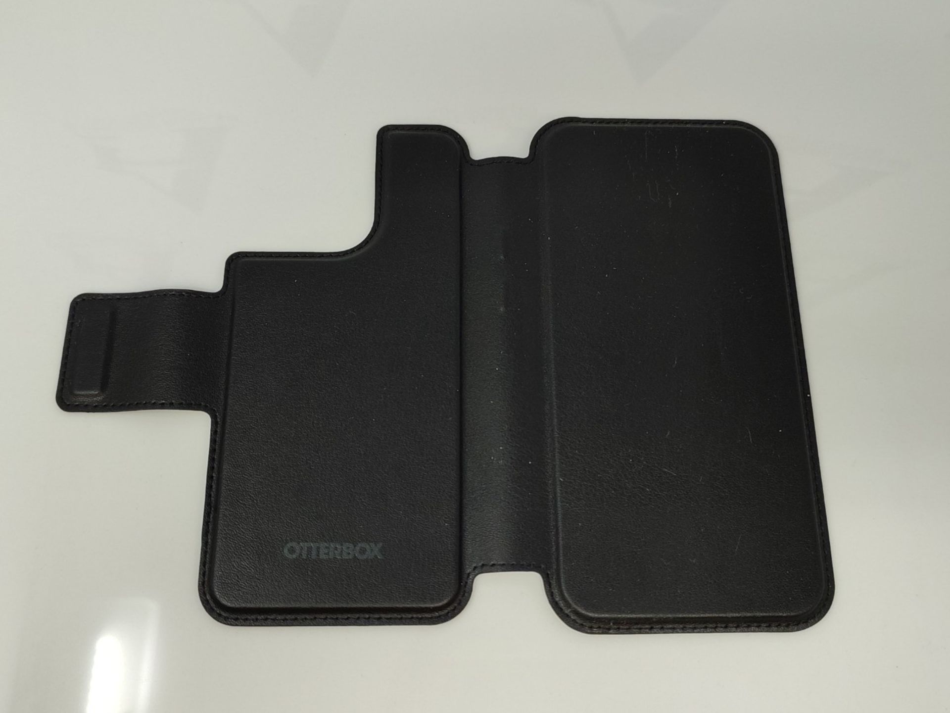 OtterBox Folio Soft-Touch Folio with 3 Slots, Strong Magnetic Alignment and Attachment - Image 3 of 3