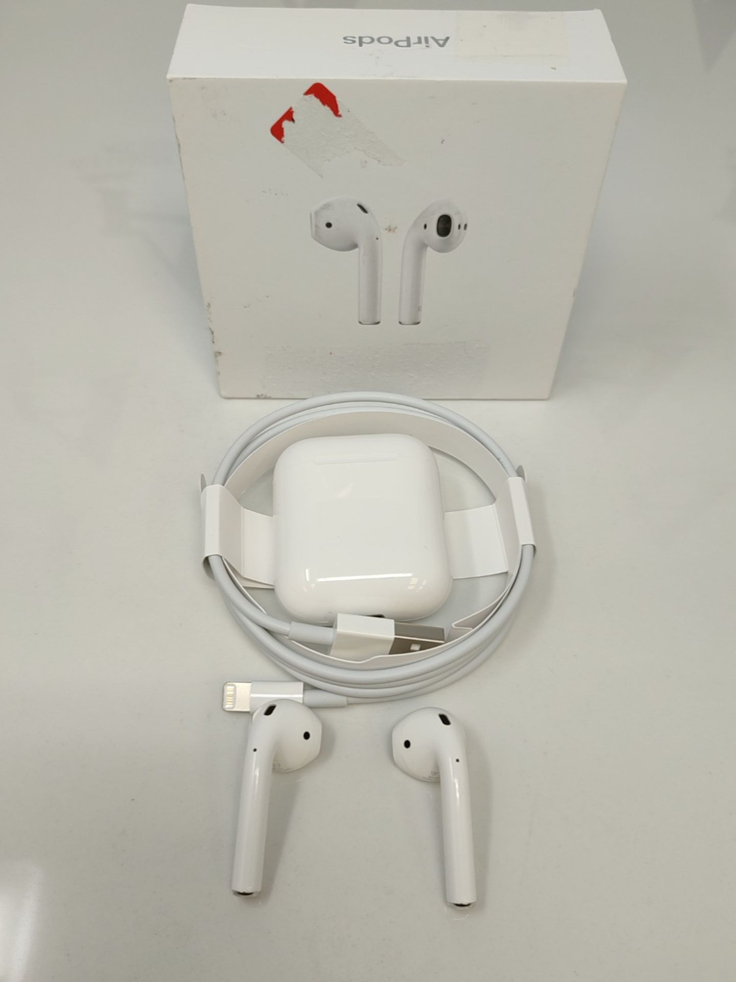 RRP £115.00 Apple AirPods with charging case via cable (second generation) - Image 3 of 3