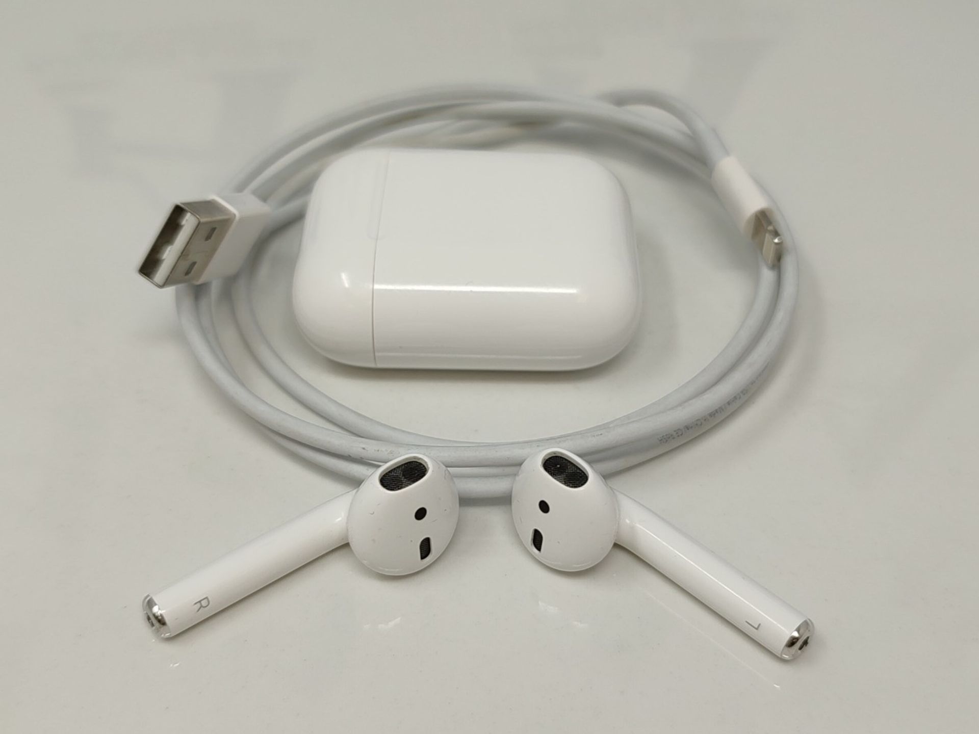 RRP £115.00 Apple AirPods with charging case via cable (second generation) - Bild 2 aus 3