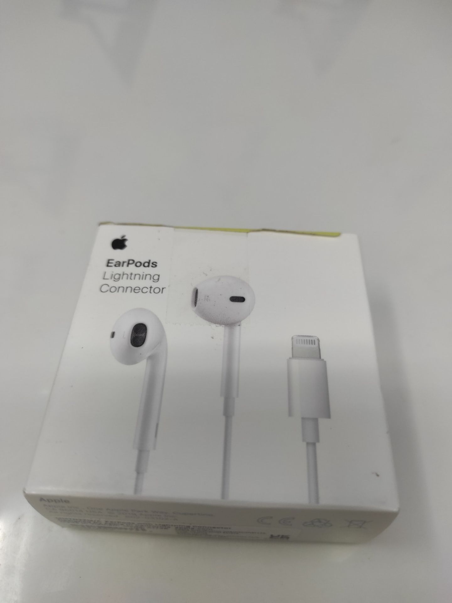 Apple EarPods with Lightning connector - Image 2 of 3