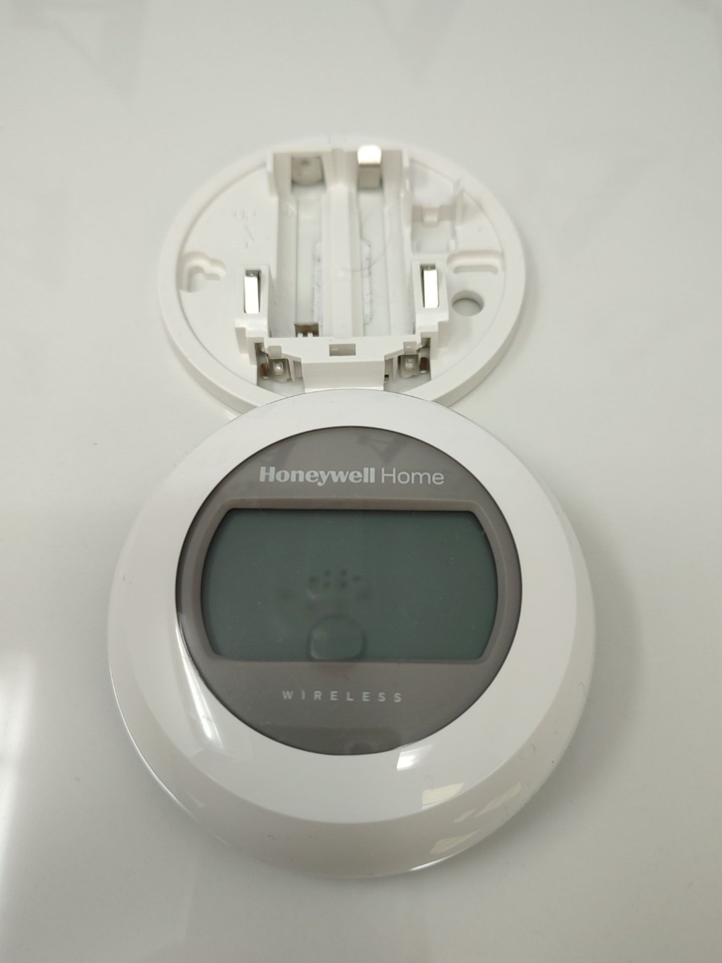 RRP £81.00 Honeywell Home evohome radio thermostat, T87RF2059, works with Amazon Alexa. - Image 3 of 3