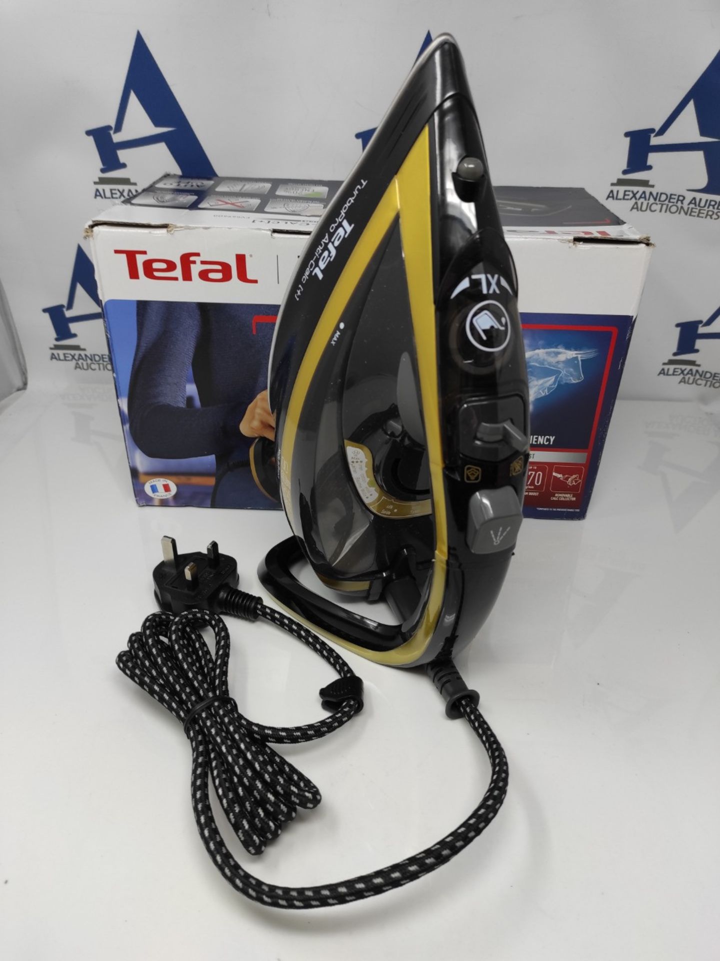 RRP £75.00 Tefal Steam Iron, Ultimate Turbo Pro Anti-Scale, 3000W, Black & Gold, FV5696 - Image 3 of 3
