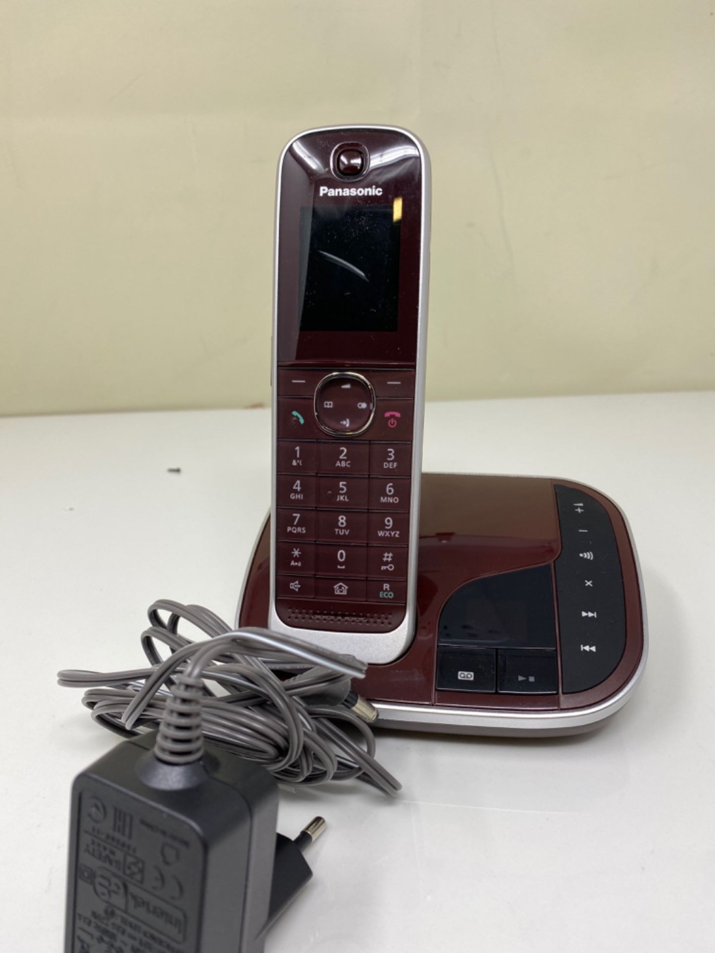 RRP £54.00 Panasonic KX-TGJ320 - telephones (DECT, Desk, Red, LCD, AAA, Polyphonic) - Image 3 of 3