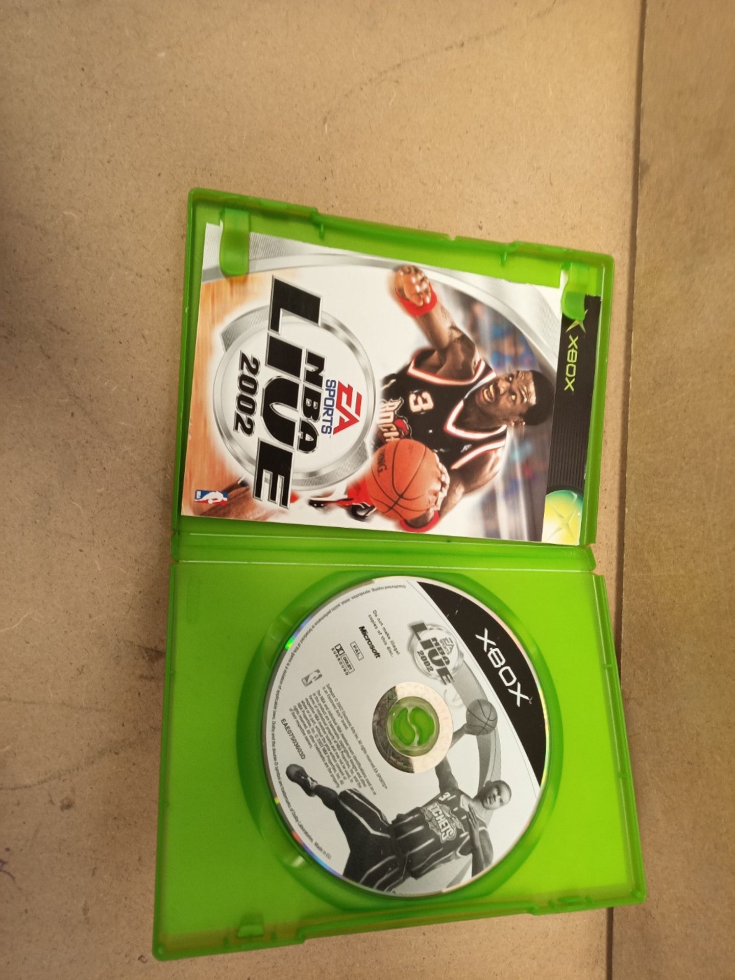 NBA Live 2002 - Image 2 of 2