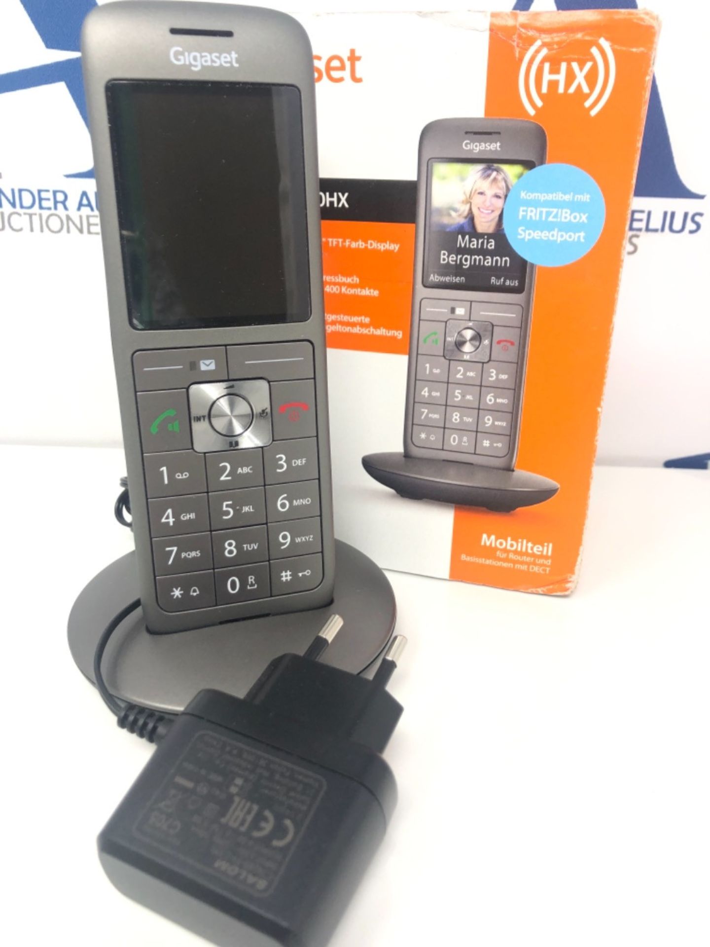 RRP £66.00 Gigaset CL660HX - DECT handset with charging cradle - high-quality cordless phone for - Image 2 of 3
