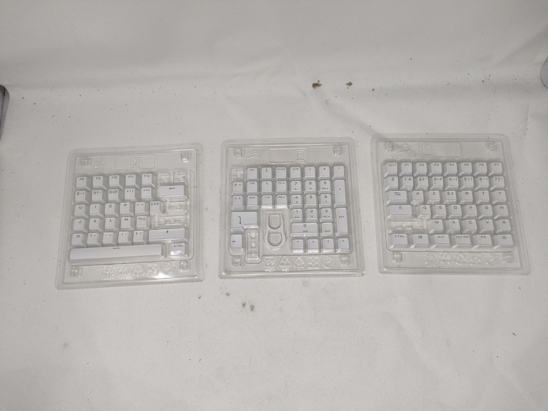 [INCOMPLETE] Corsair PBT DOUBLE-SHOT PRO Kit de Modification de Touches (Touches PBT ? - Image 3 of 3