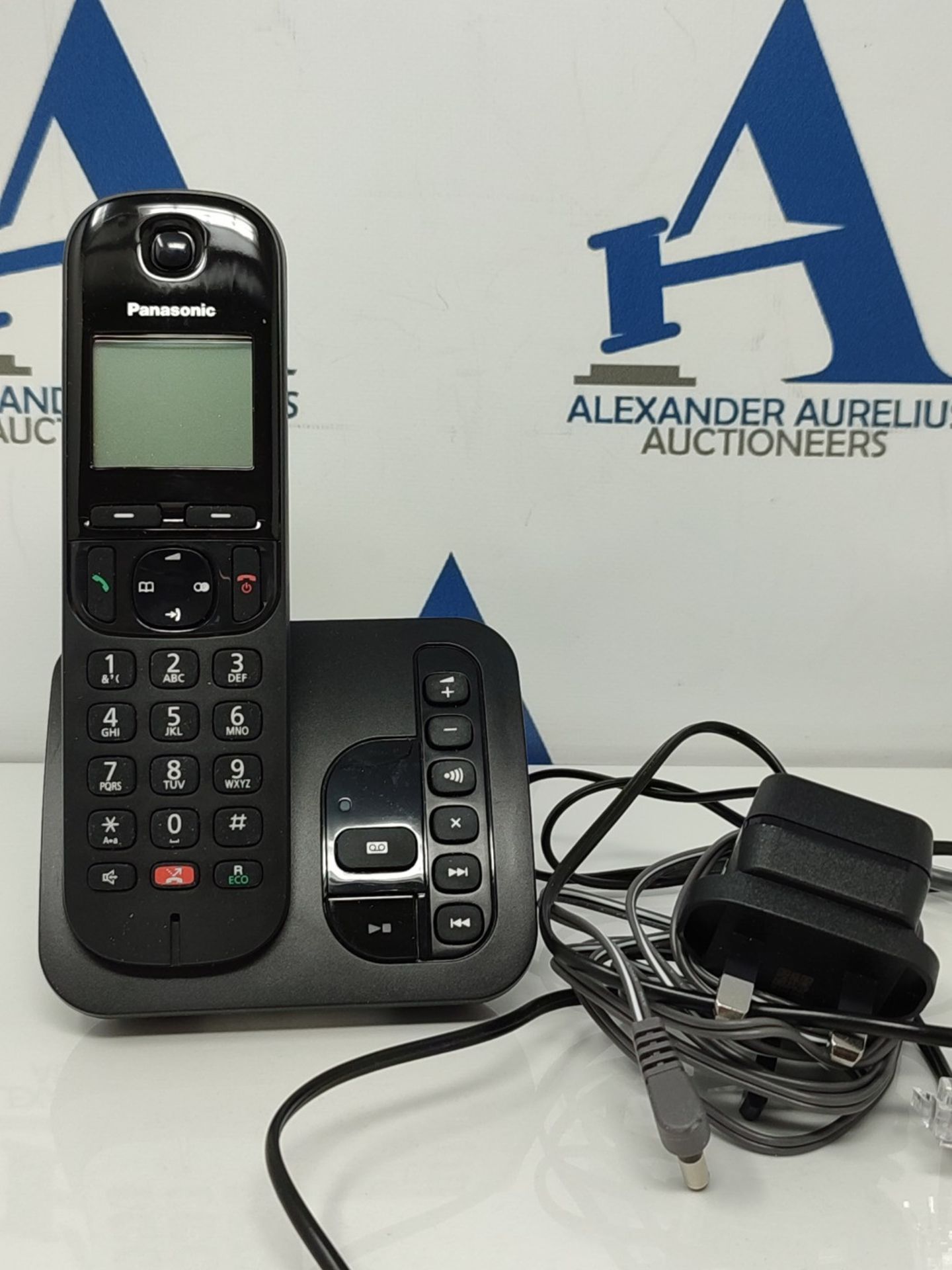 Panasonic KX-TGC260 Digital Cordless Phone: 18-min answering machine, dedicated call b - Image 3 of 3