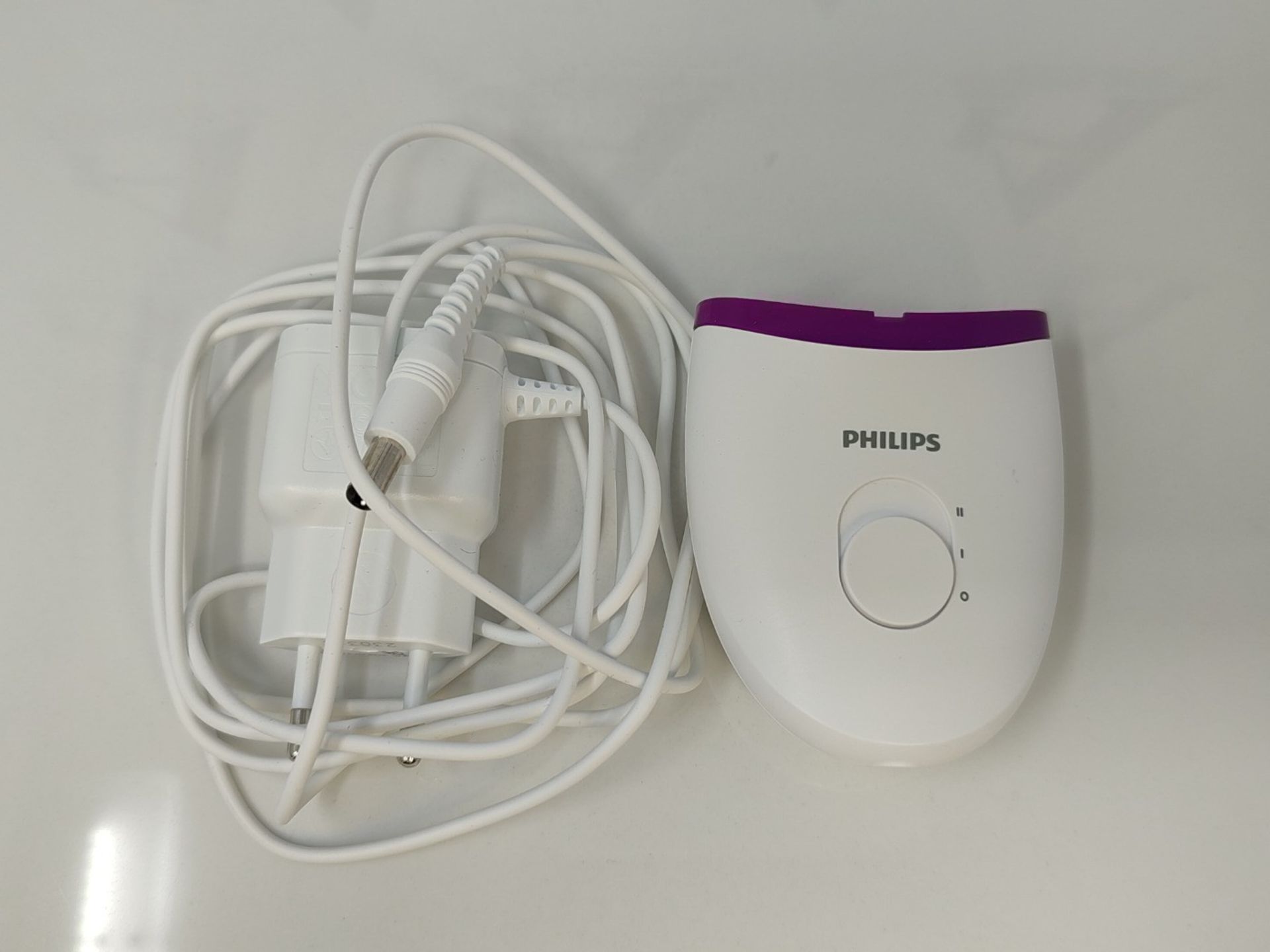 Philips Satinelle Essential Epilator with 21 attachments and 2 speed settings (model B - Image 2 of 2
