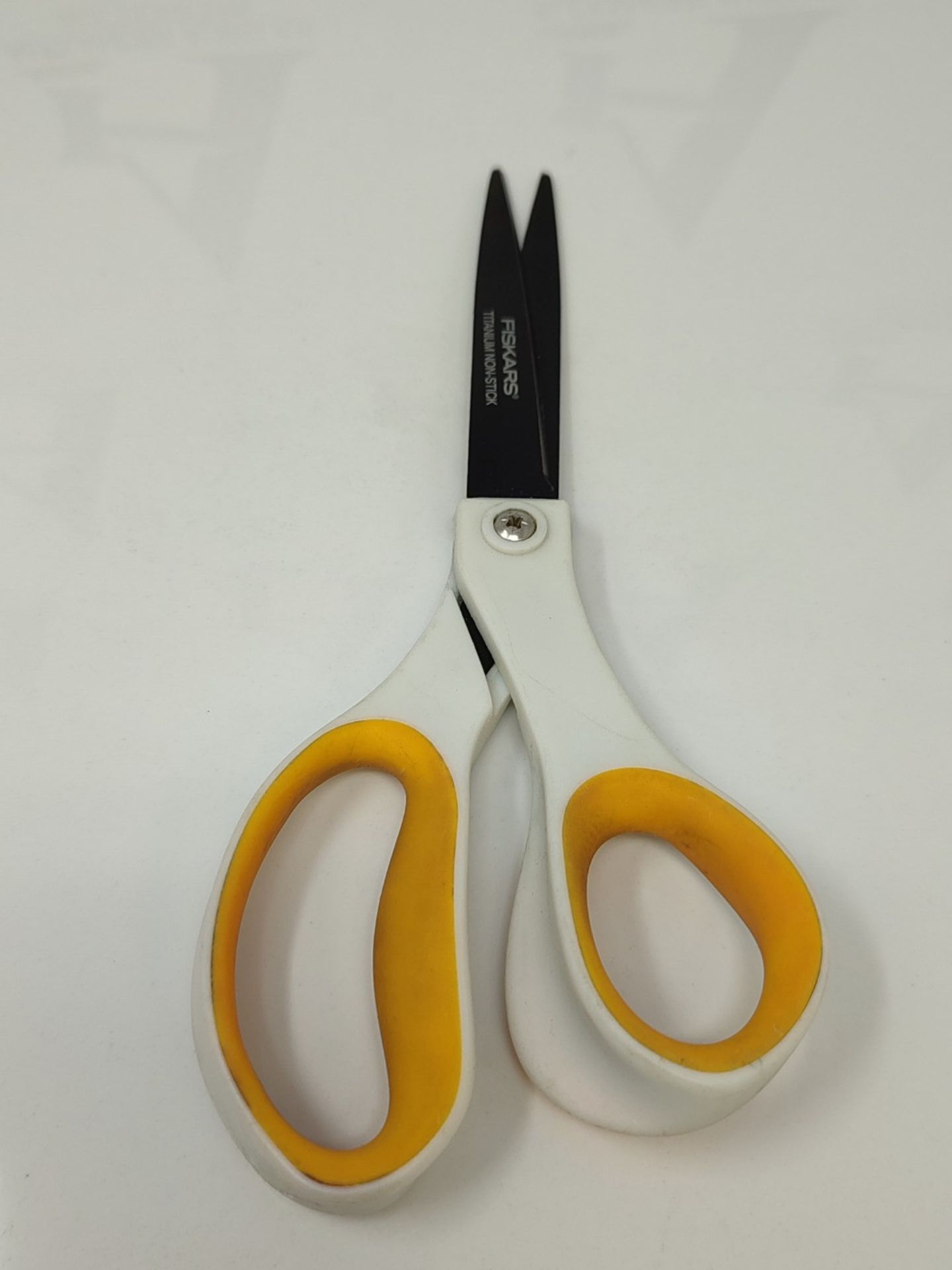 Fiskars Non-Stick Universal Scissors, Length: 21 cm, Titanium Coating/Stainless Steel - Image 2 of 3