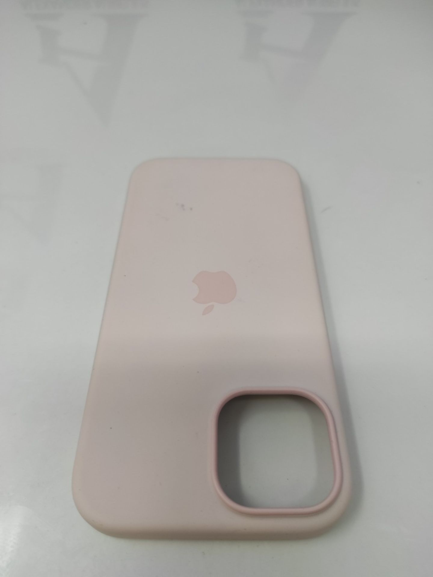 RRP £59.00 Apple iPhone 15 Silicone Case with MagSafe - Light Pink - Image 3 of 3