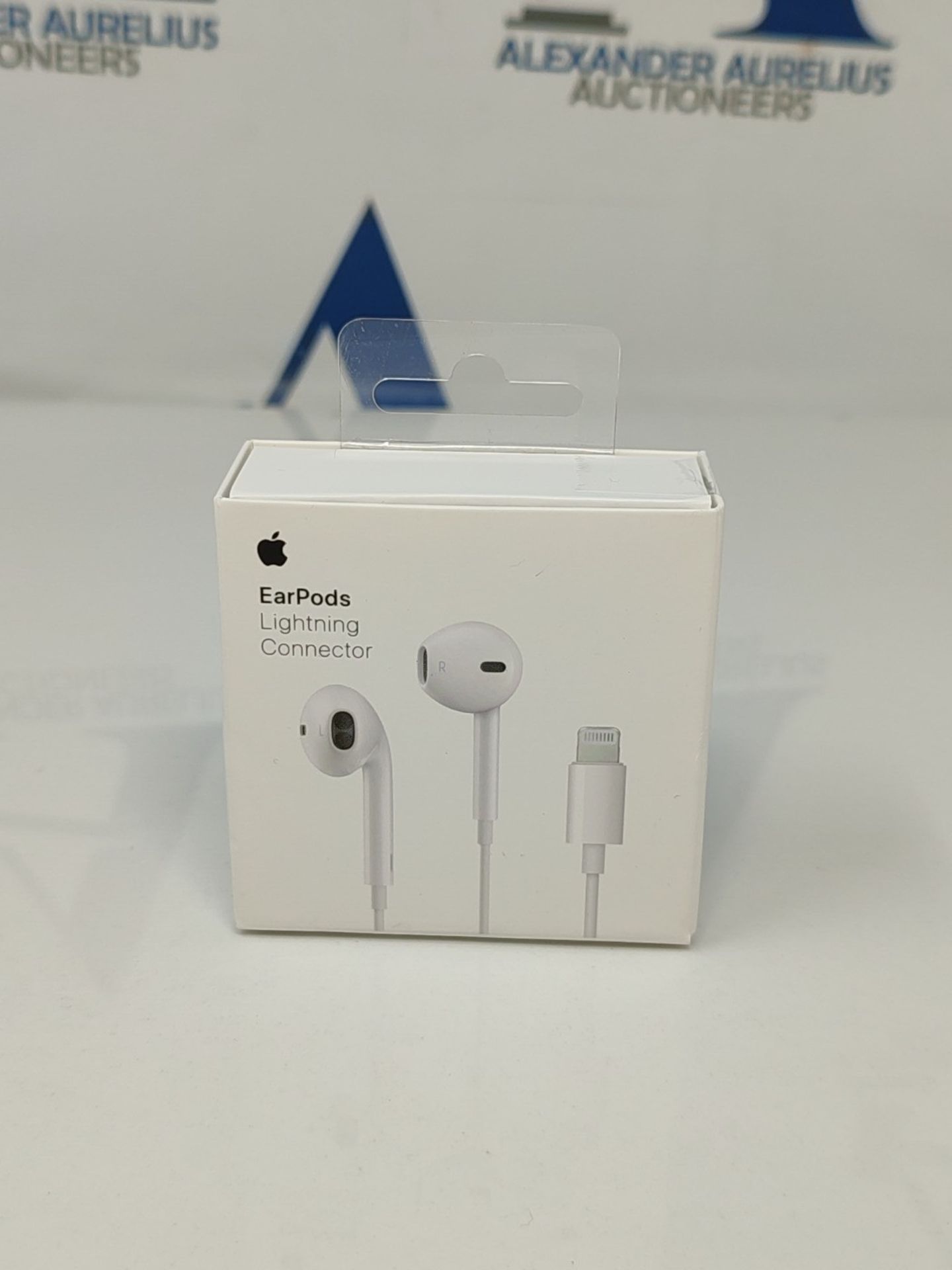 Apple EarPods with Lightning connector - Image 2 of 3