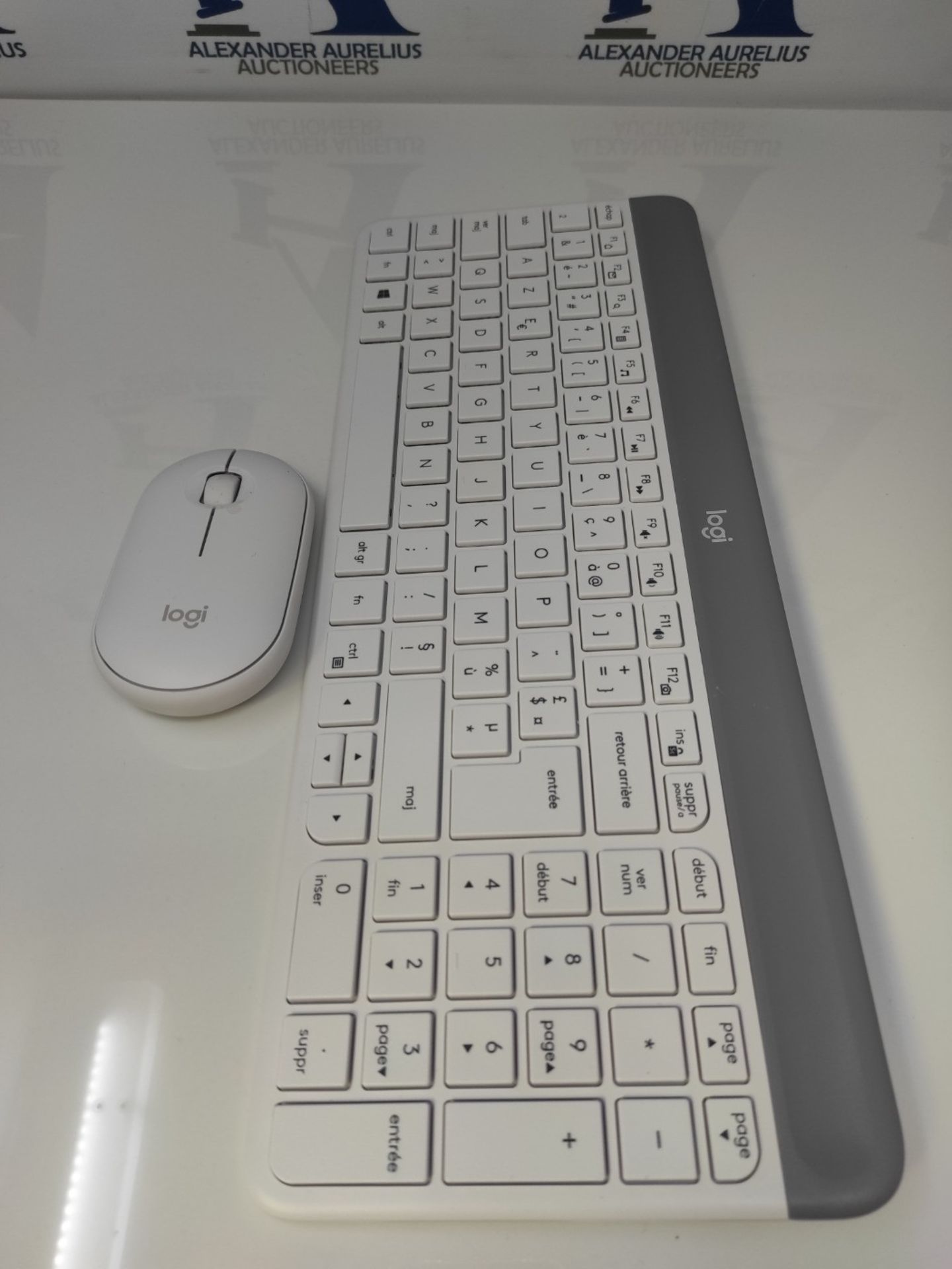 Logitech MK470 Combo Wireless Keyboard and Mouse for Windows, 2.4 GHz with USB Unifyin - Image 2 of 3