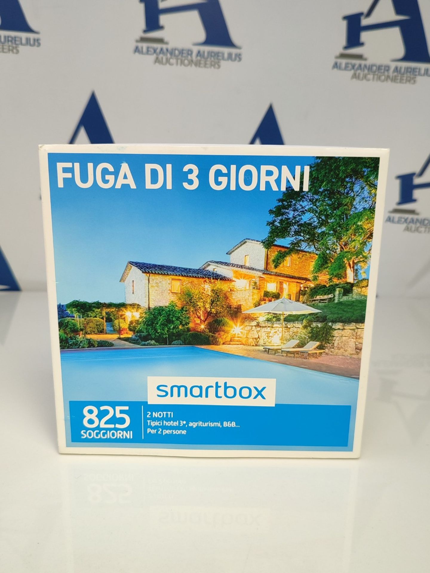 RRP £109.00 Smartbox - 3 Day Escape - Gift Box for Couples, a 2 Night Stay for 2 People, Original - Image 2 of 3