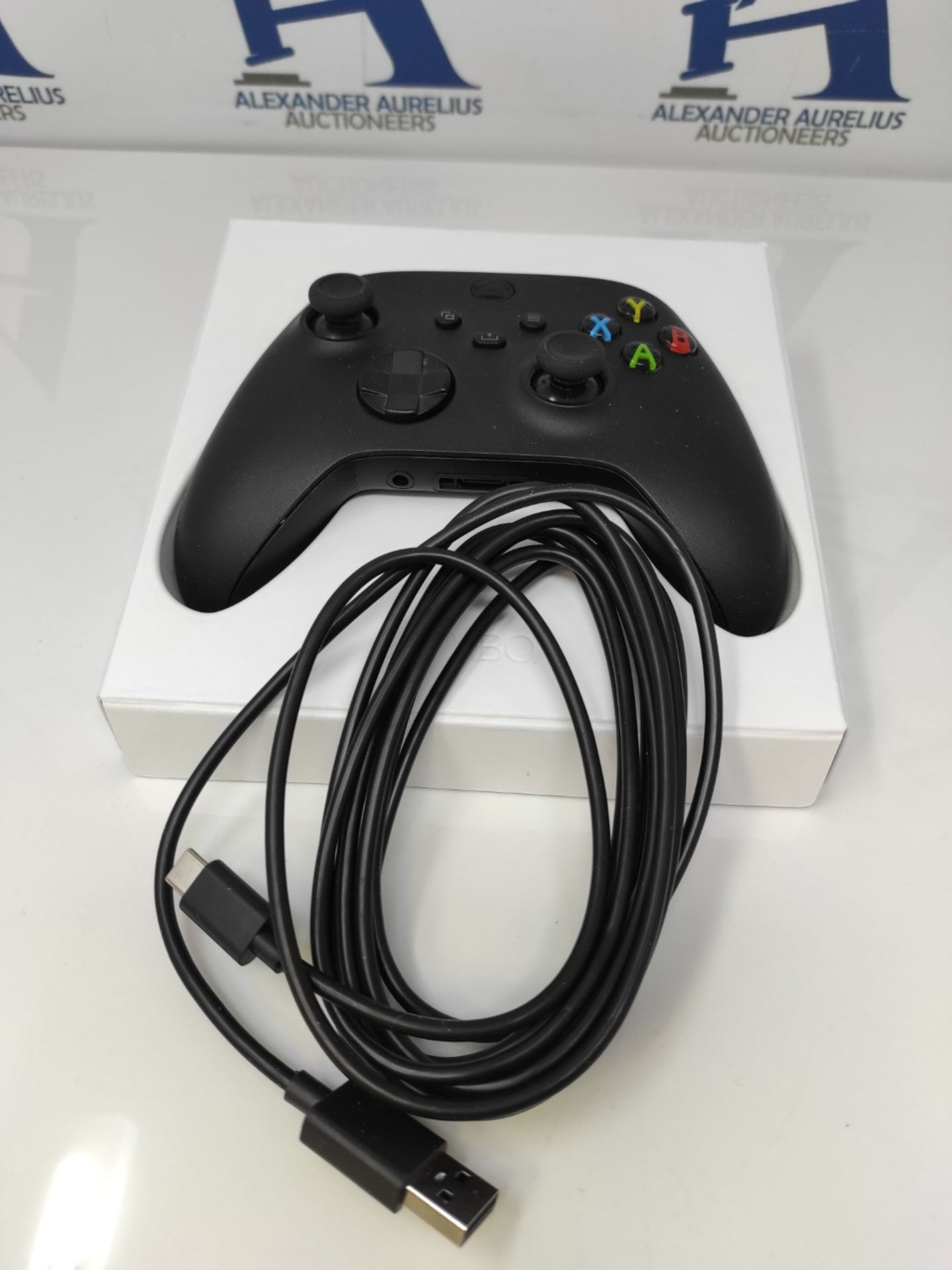 RRP £59.00 Xbox Wireless Controller Carbon Black with USB-C Cable for PC, Xbox Series X, Xbox Ser - Image 3 of 3