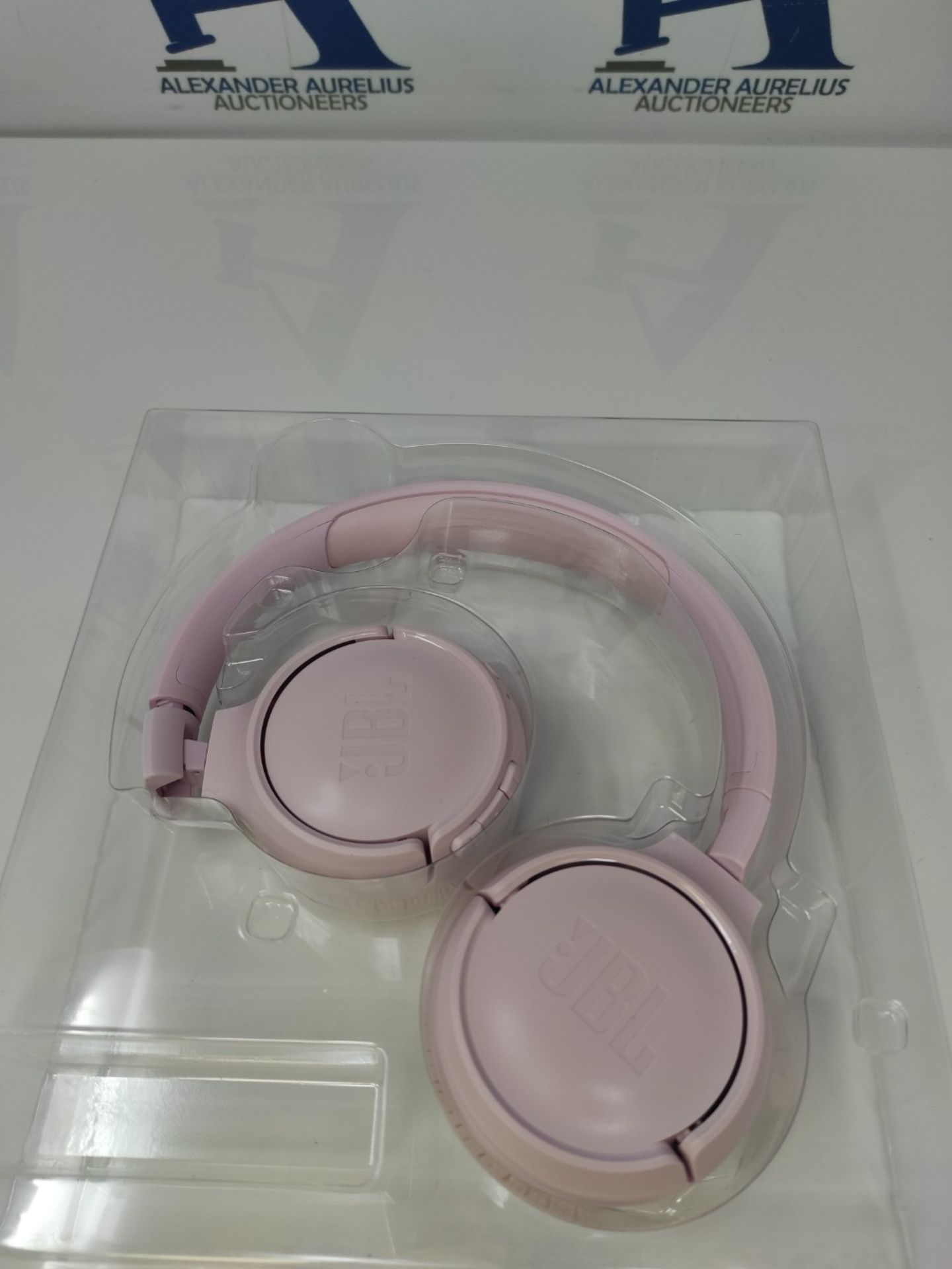 JBL Tune 510BT - Bluetooth Over-Ear Headphones in Pink - Foldable Headphones with Hand - Image 3 of 3