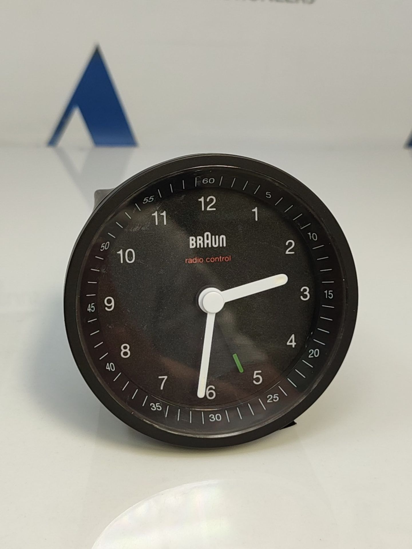 Classic analog radio alarm clock from Braun for the Central European Time Zone (CET/GM