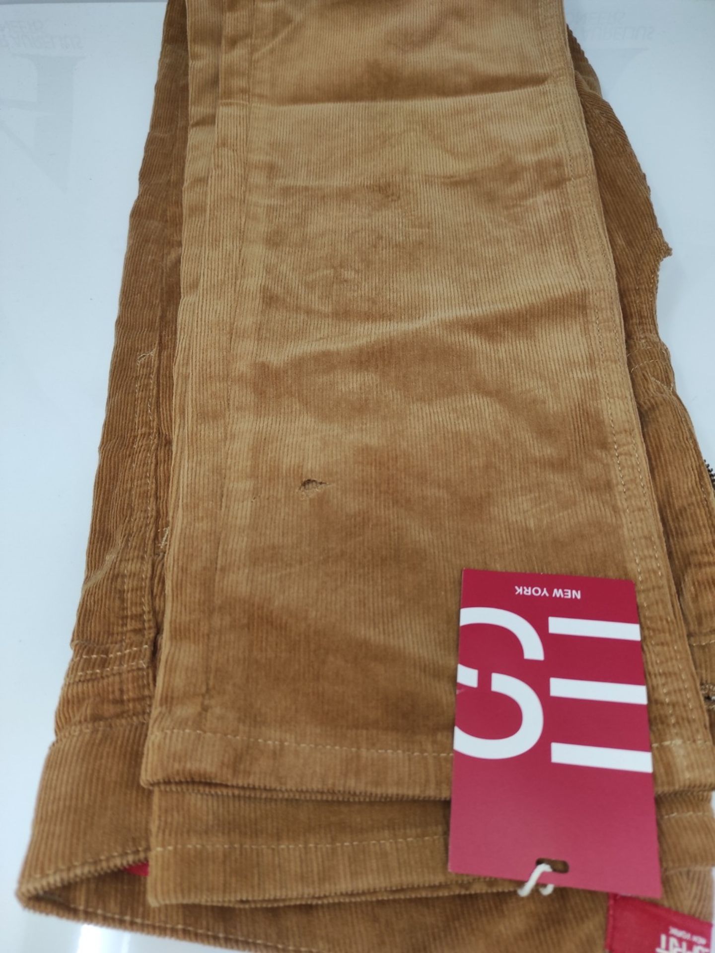 ESPRIT corduroy pants with a slim fit and medium rise waist.