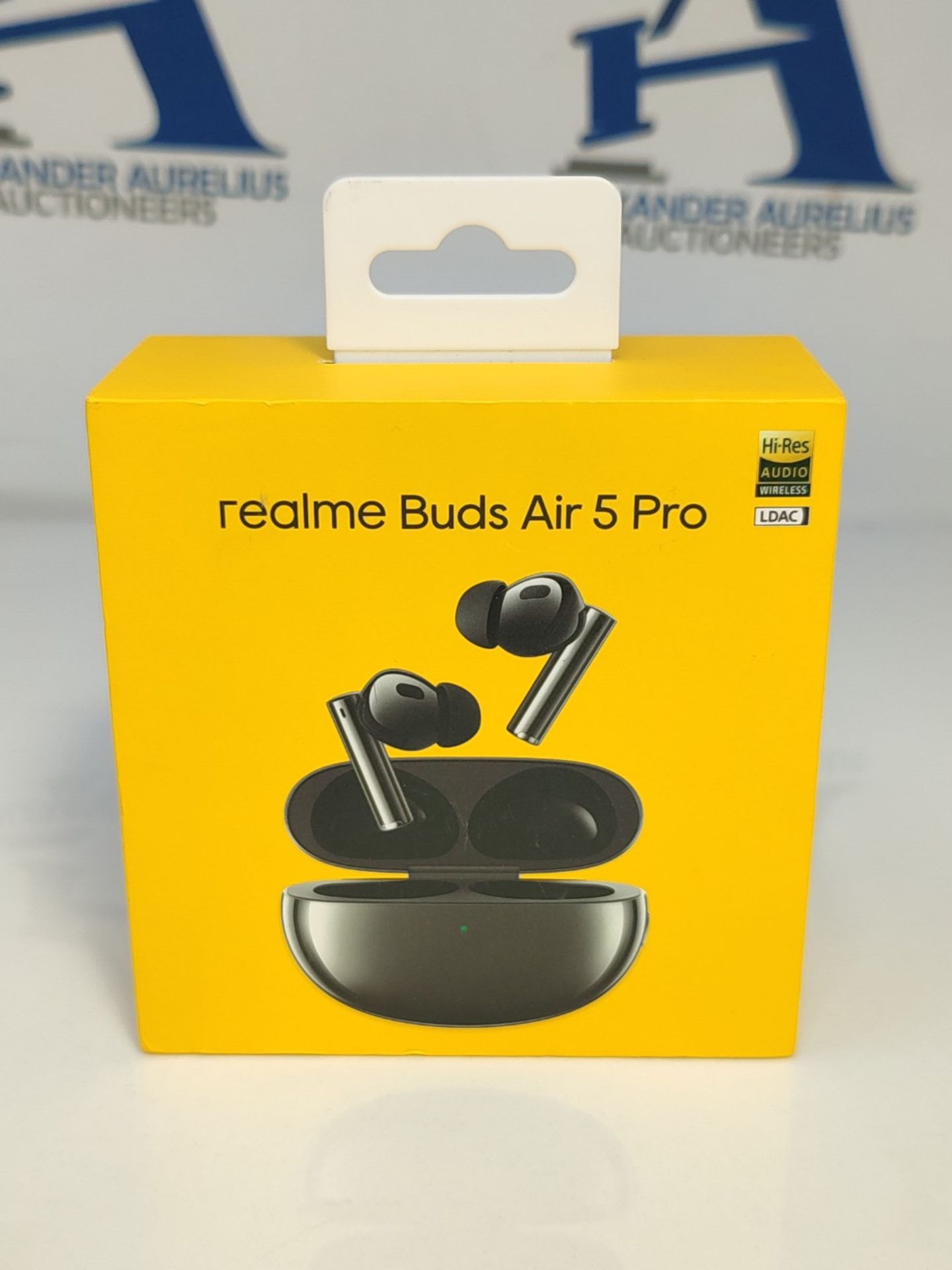 RRP £63.00 realme Buds Air 5 Pro Bluetooth Earphones, Boost Dual Drivers, Up to 40 hours of playb - Image 2 of 3