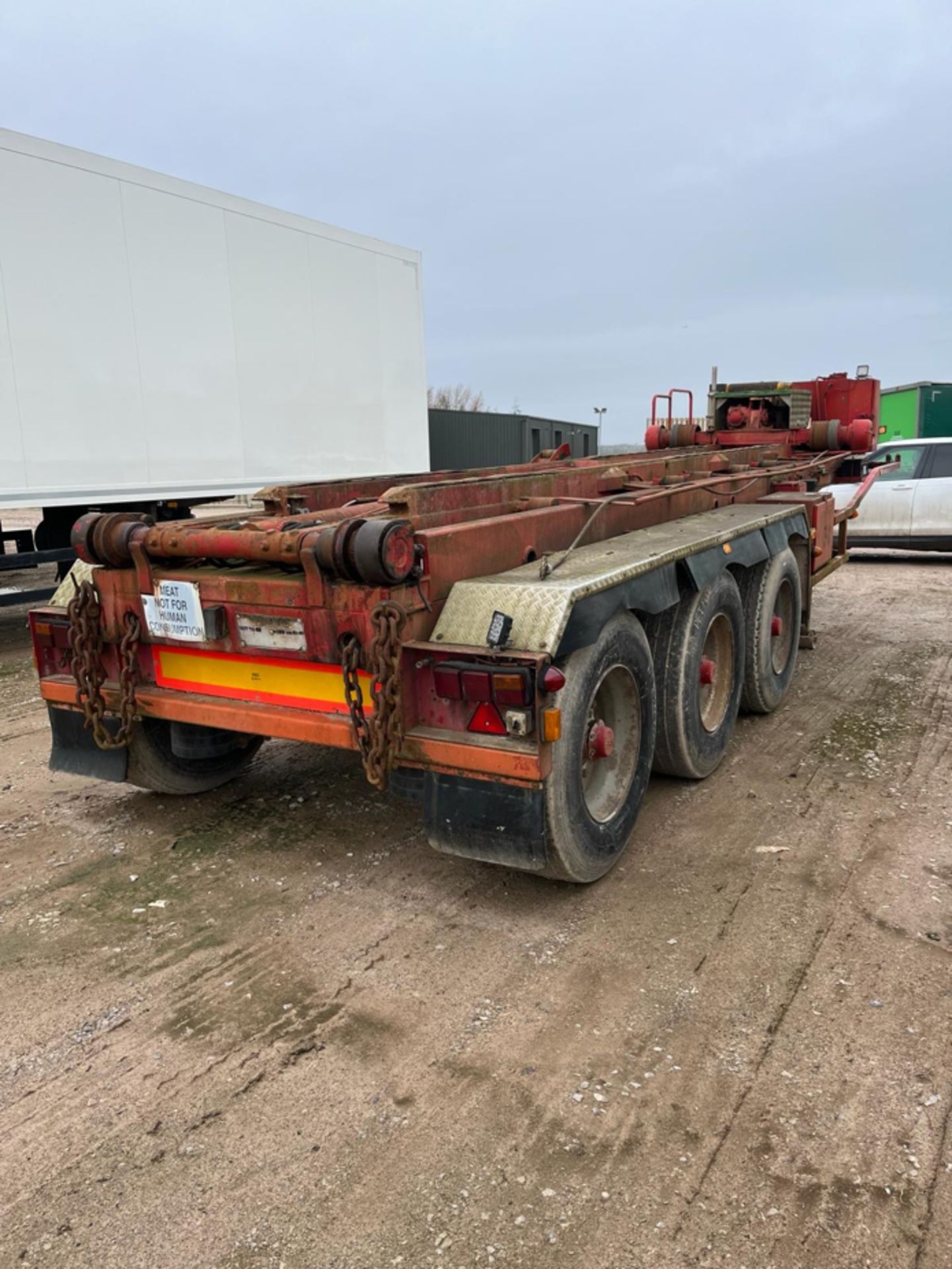 Self-contained hydraulic trailer and Terberg Tug Tractor - Image 3 of 7