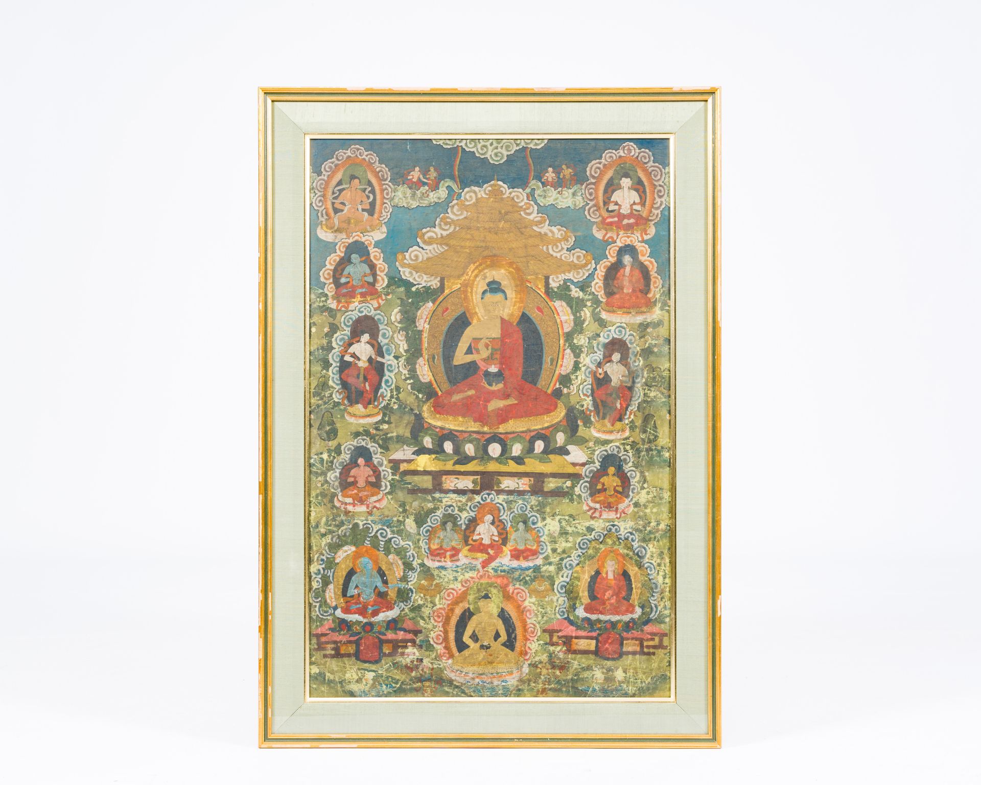 A thangka depicting Buddha Shakyamuni, China or Tibet, 18th C. - Bild 2 aus 3