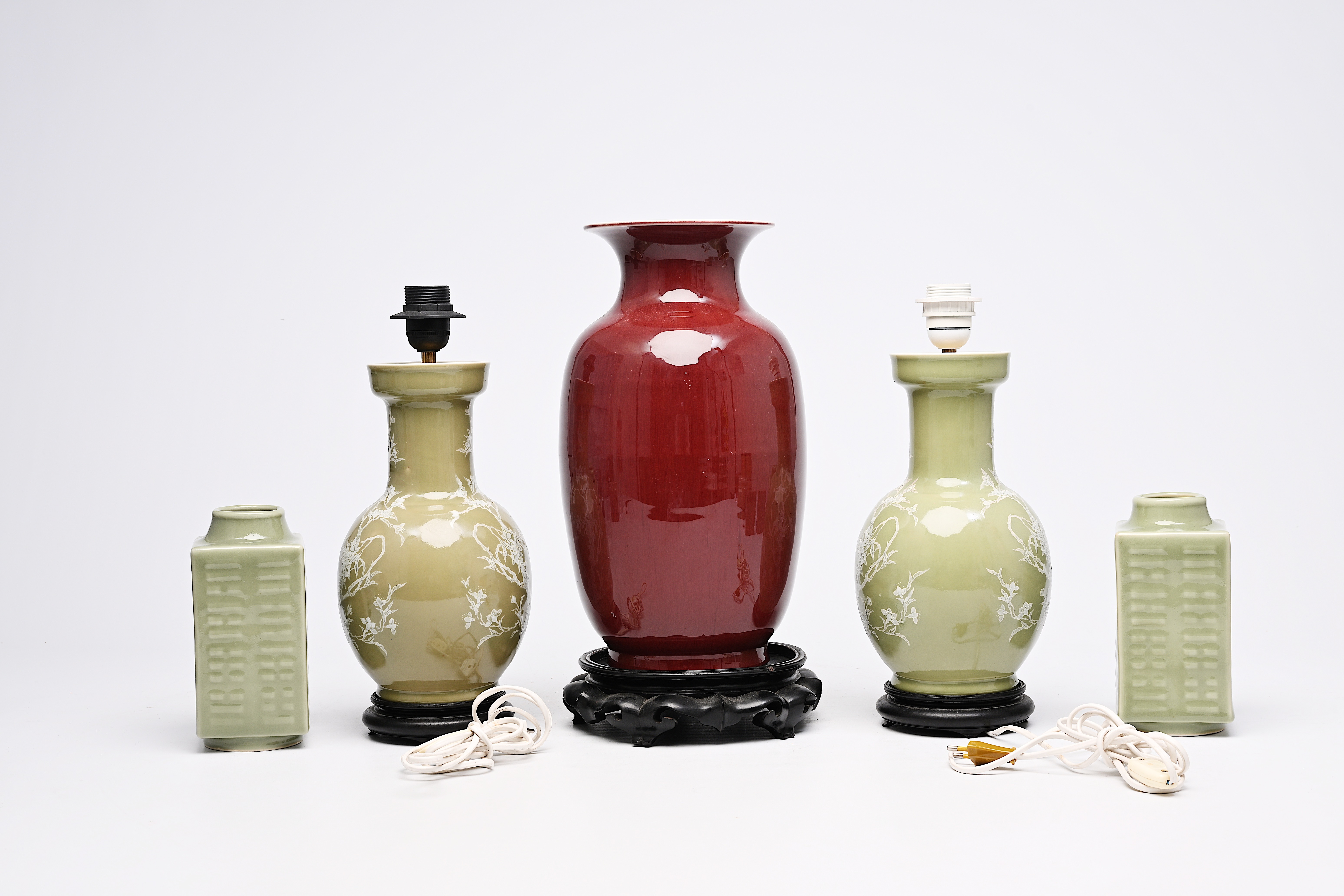 A varied collection of Chinese monochrome porcelain vases, 20th C. - Image 3 of 14