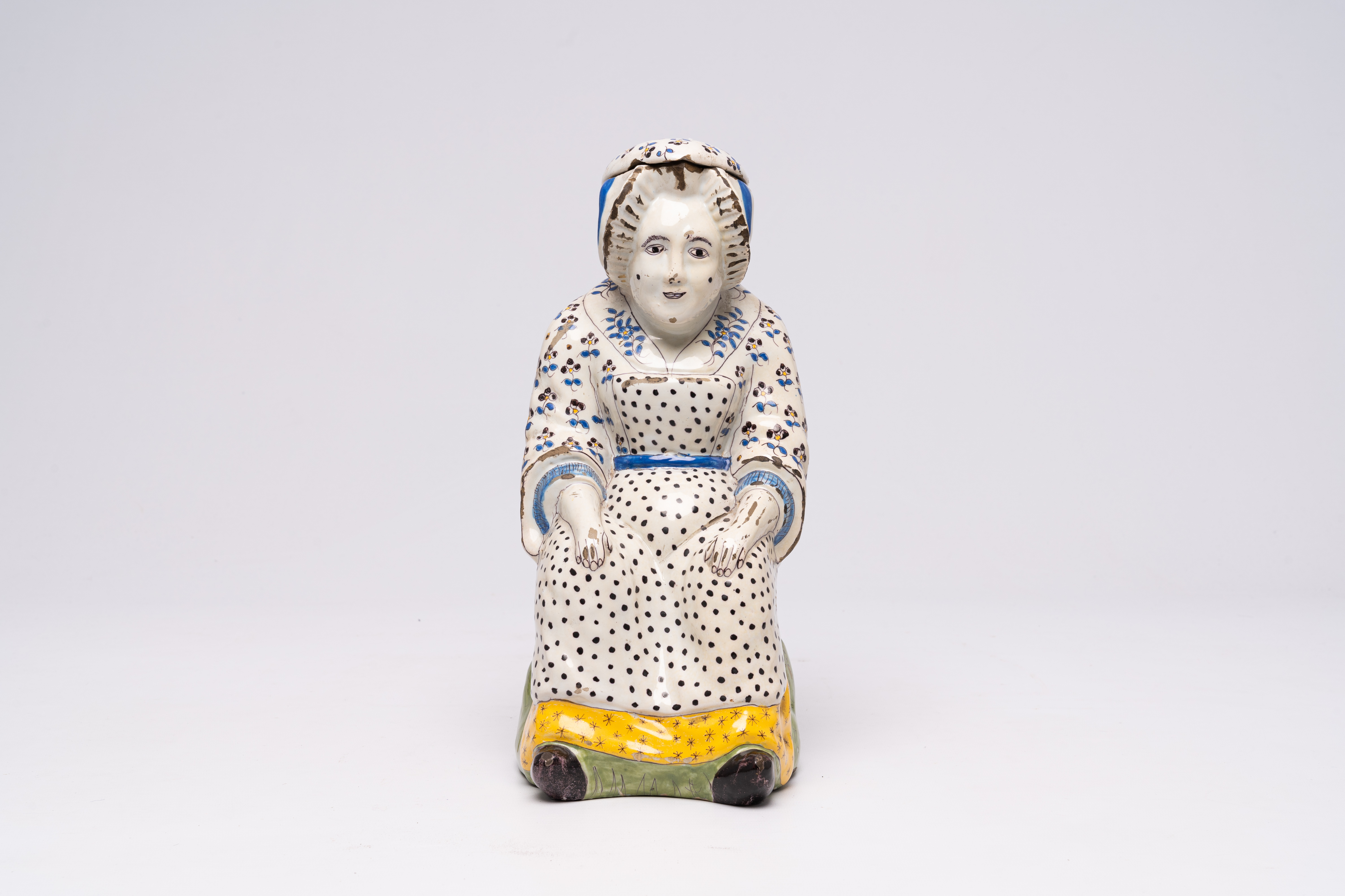 A large polychrome French faience 'Jacqueline' jug in the style of Lille, Desvres, 19th C. - Image 3 of 8