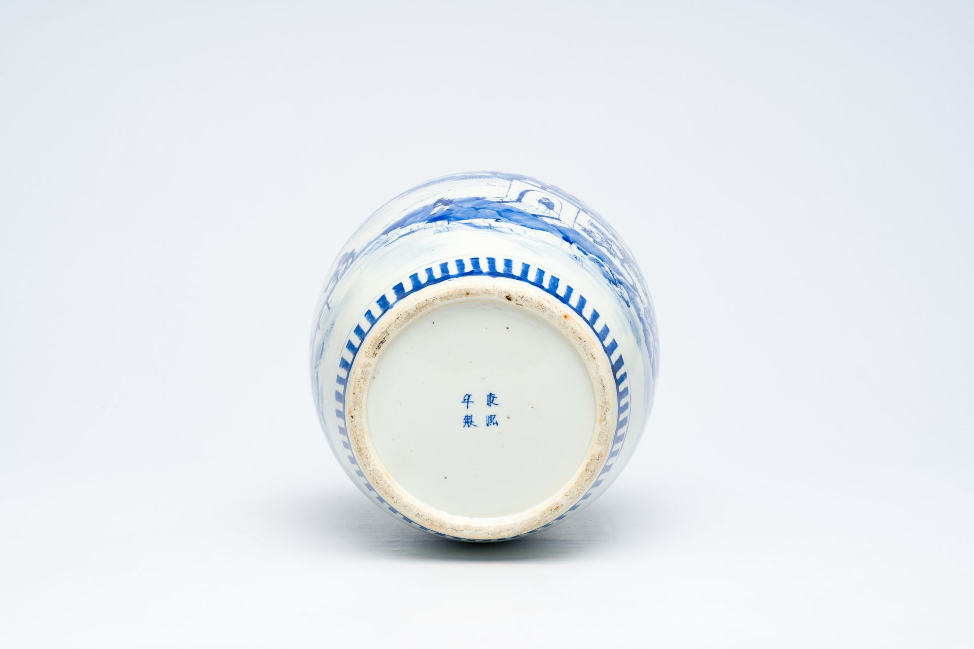 A large Chinese blue and white jar with a fine mountainous landscape, Kangxi mark, 19th C. - Image 12 of 12