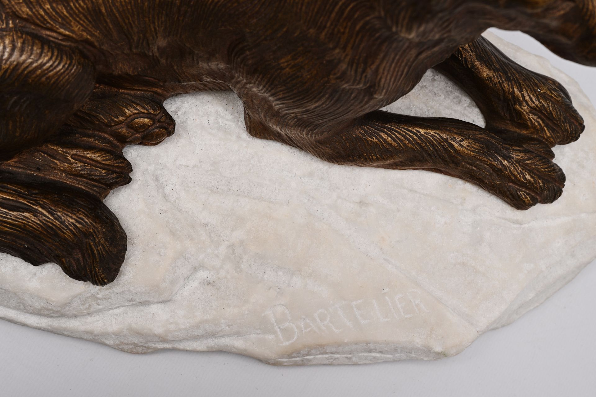 Bartelier (19th/20th C.): Sheepdog, brown patinated bronze on a white marble base - Image 8 of 8