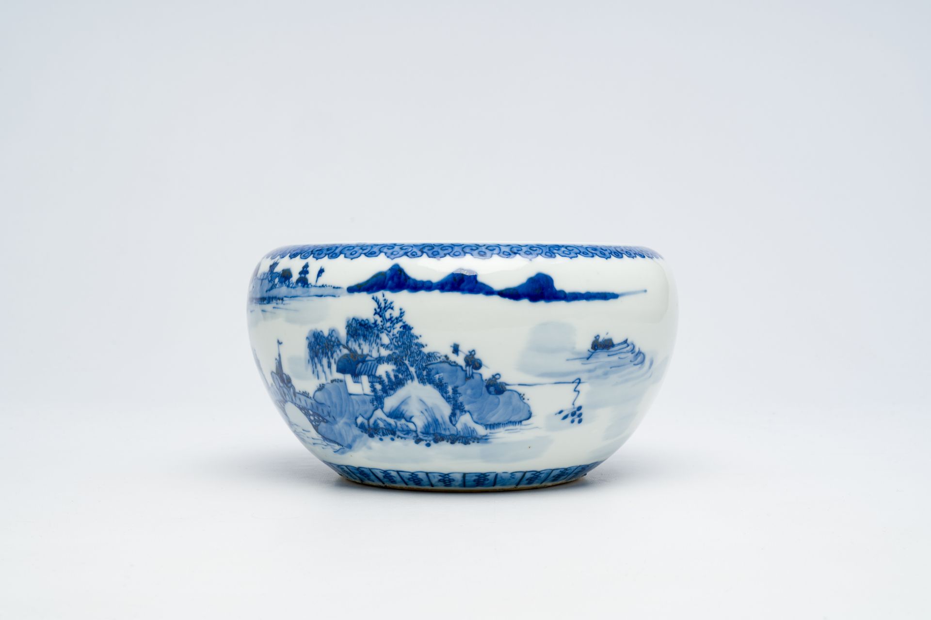 A varied collection of Chinese blue and white porcelain, 19th/20th C. - Bild 21 aus 30