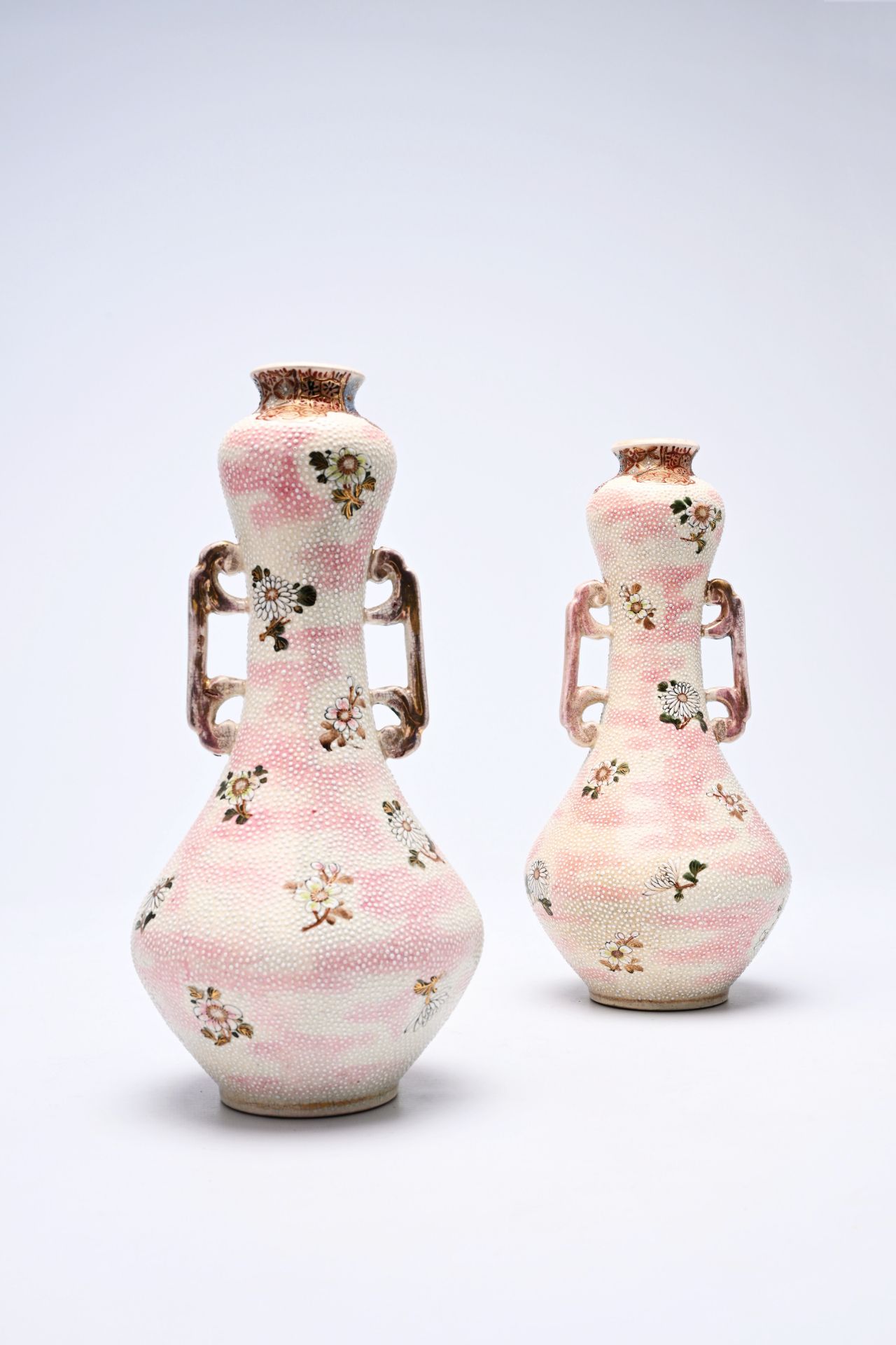 An extensive collection of Japanese Satsuma and Kutani porcelain, Meiji/Showa, 19th/20th C. - Bild 19 aus 30