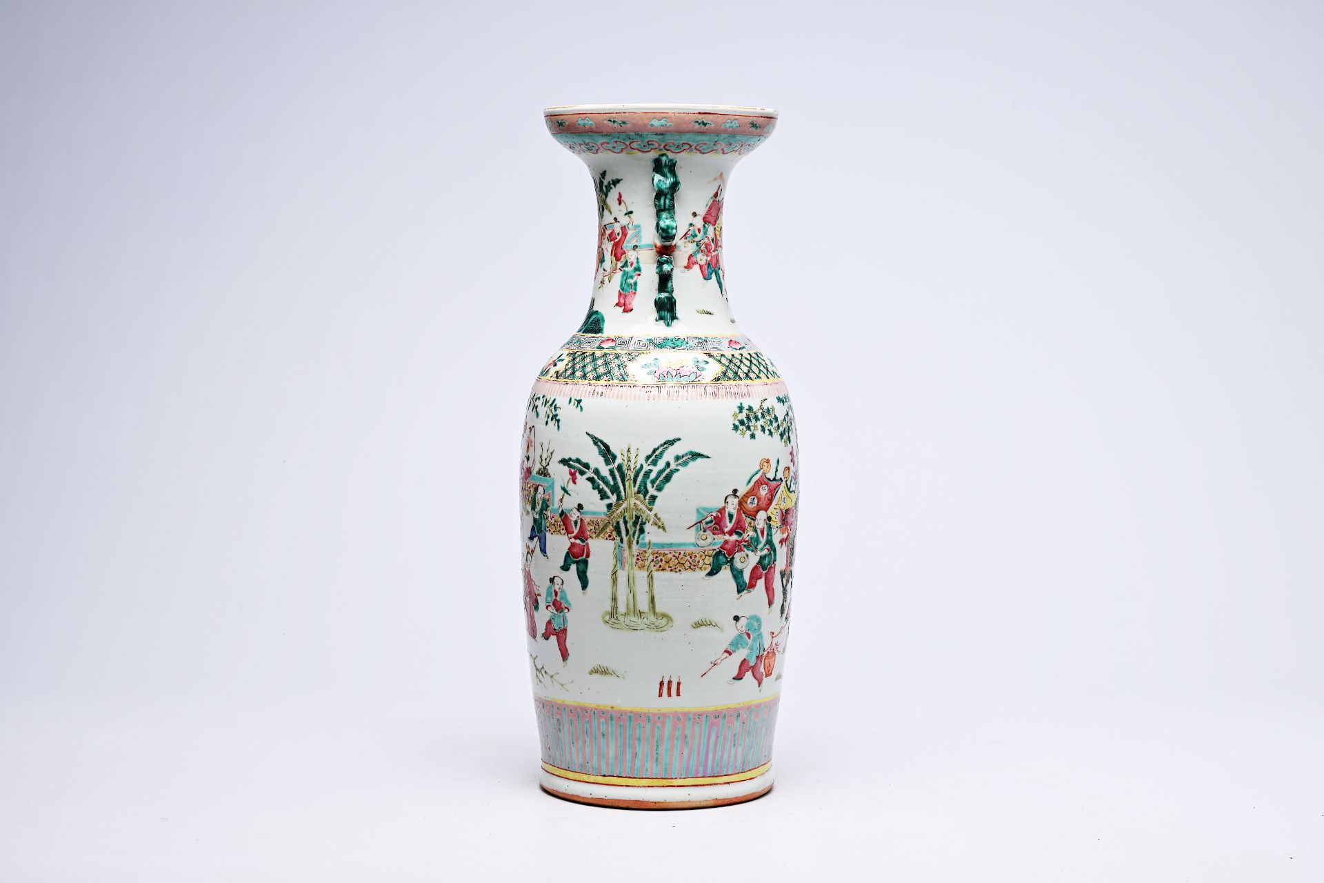 A Chinese famille rose vase with the qilin Song Zi and figures in a landscape, 19th C. - Bild 3 aus 16