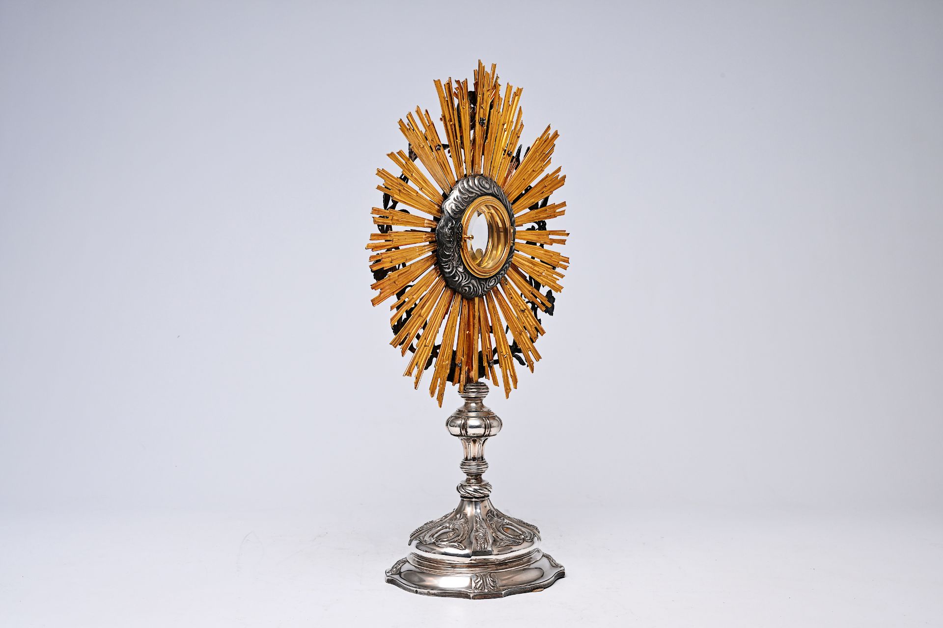 A Belgian partly gilt silver monstrance with grape vines, the Mystic Lamb and the Holy Spirit, dated - Image 3 of 10