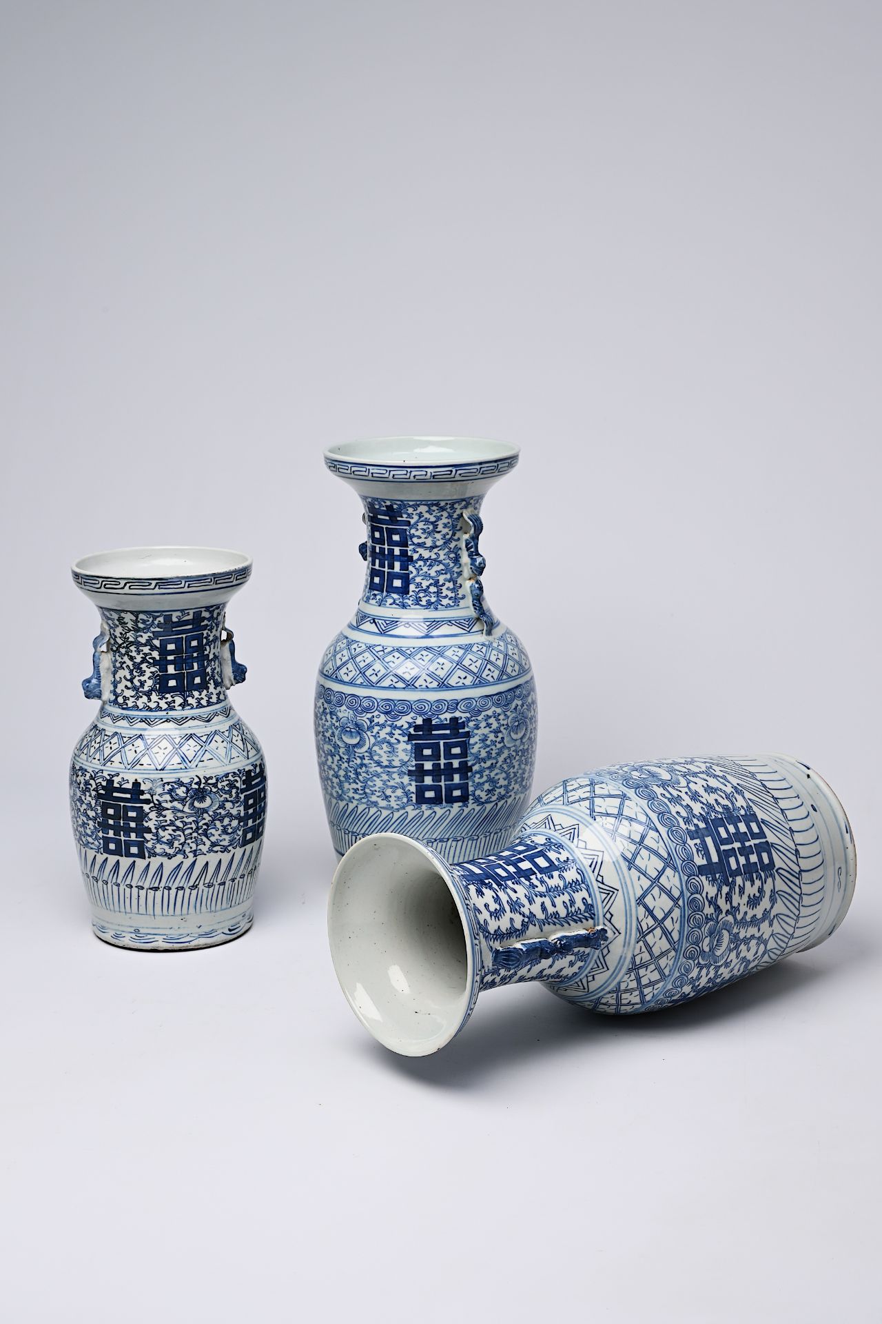 Three Chinese blue and white 'Xi' vases, 19th/20th C. - Image 21 of 22