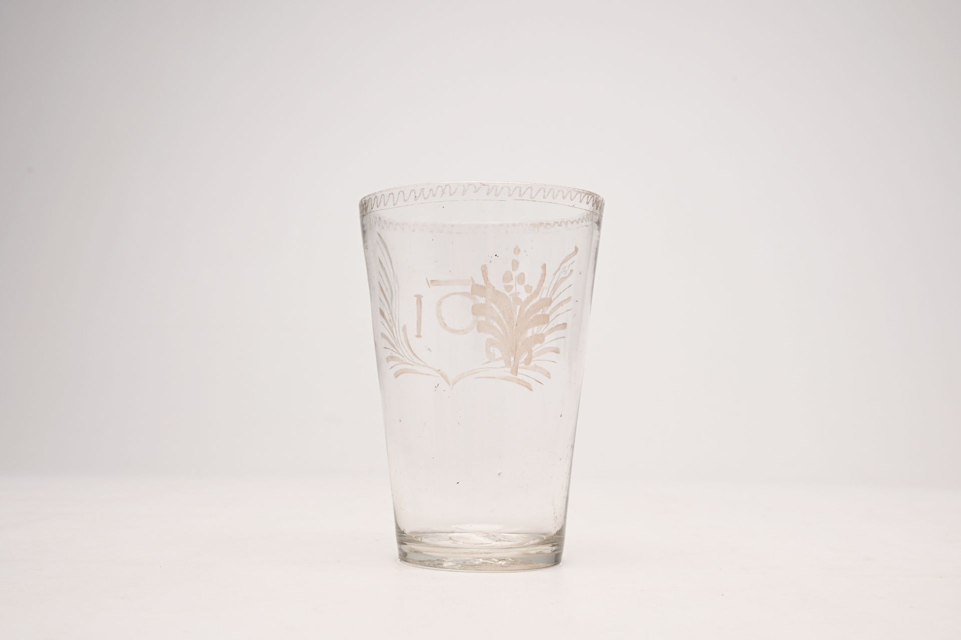 An etched or engraved glass with monogram NOI, end 18th C. - Image 2 of 6