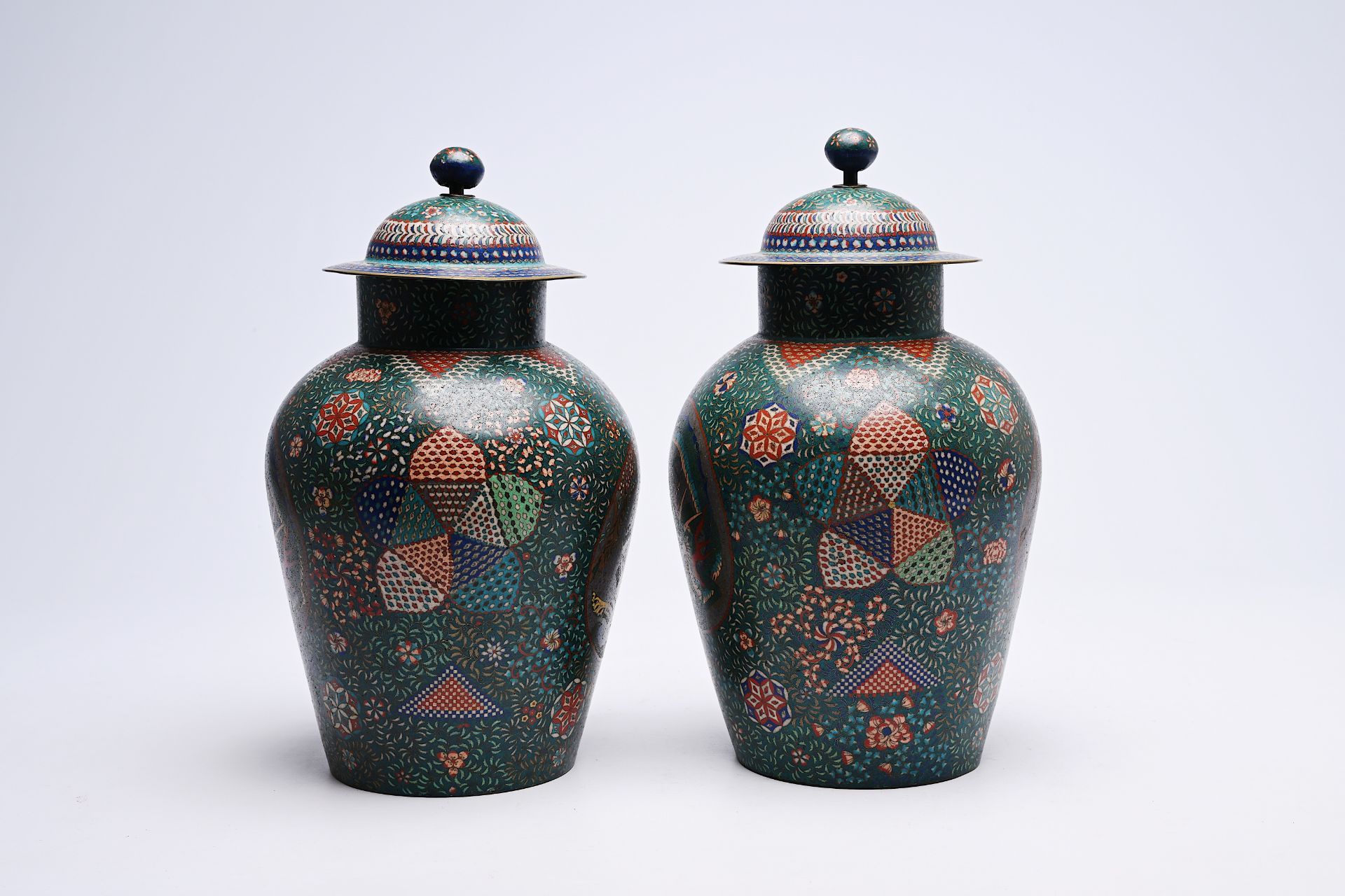 A pair of Japanese cloisonne 'dragon and samurai' vases and covers, Meiji, ca. 1900 - Image 2 of 6