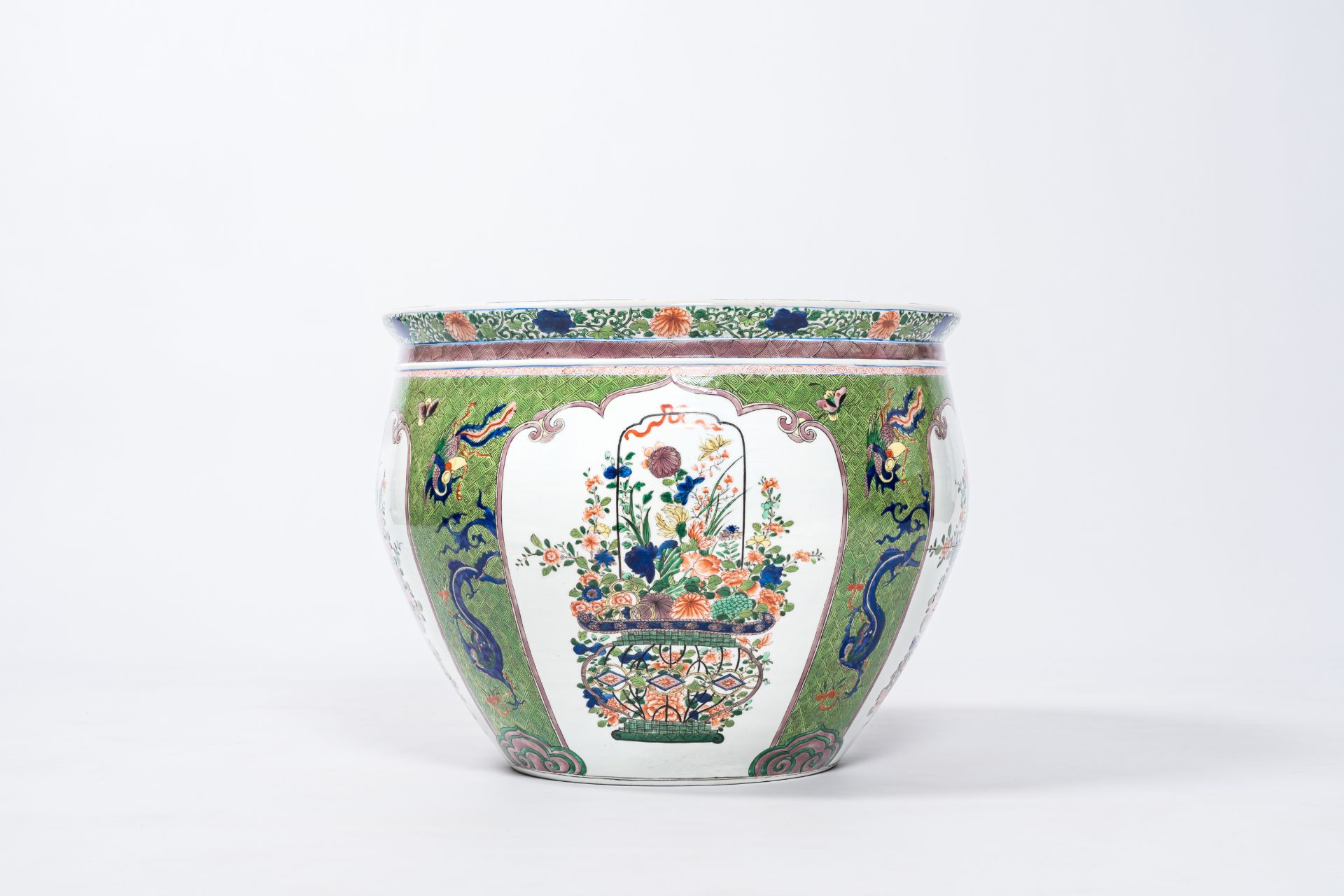 A French Samson famille verte style jardiniere with phoenixes, dragons and flower baskets, Paris, 19 - Bild 2 aus 20