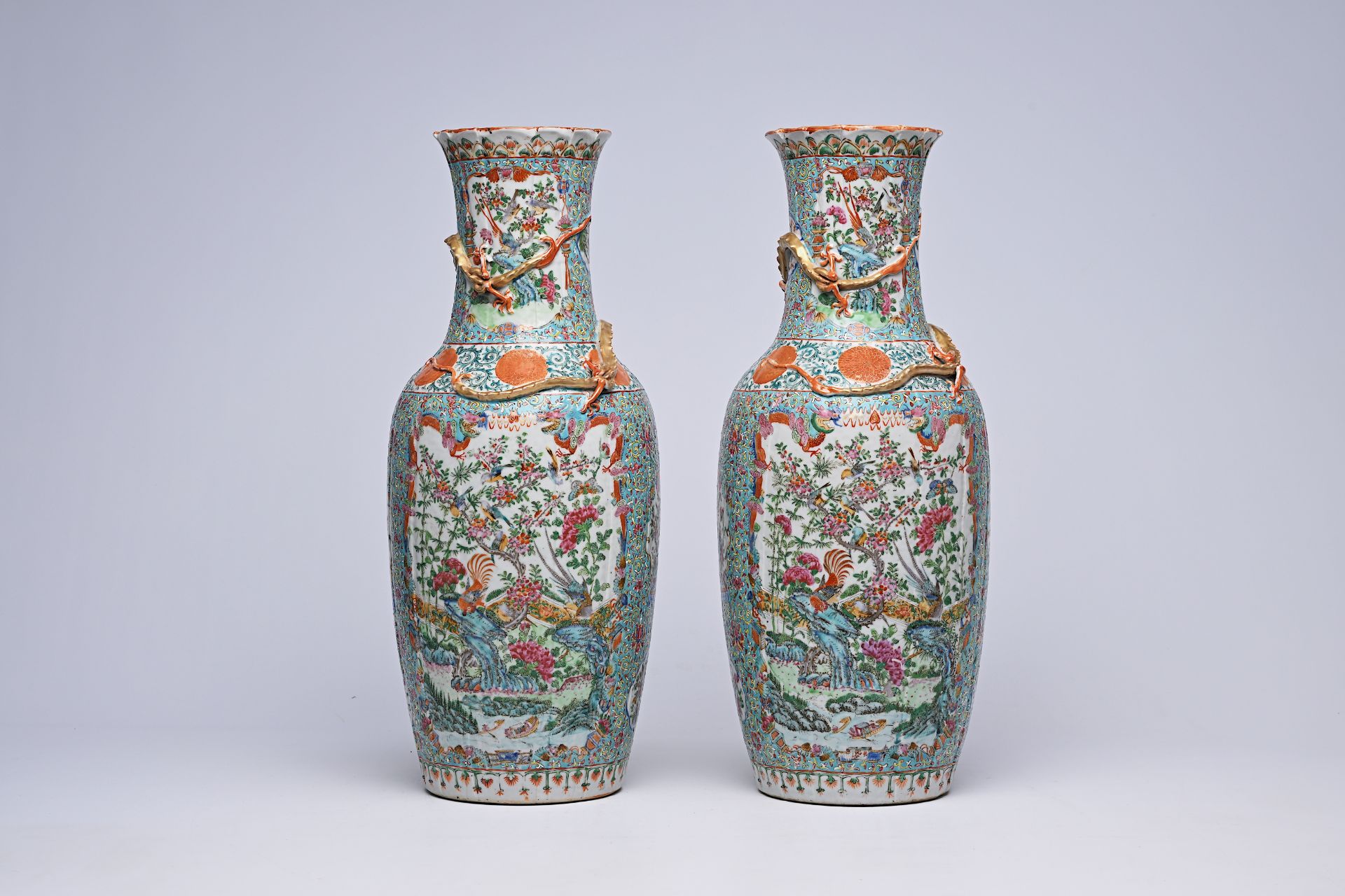 A pair of Chinese Canton famille rose turquoise ground vases with birds among blossoming branches, 1 - Bild 2 aus 8