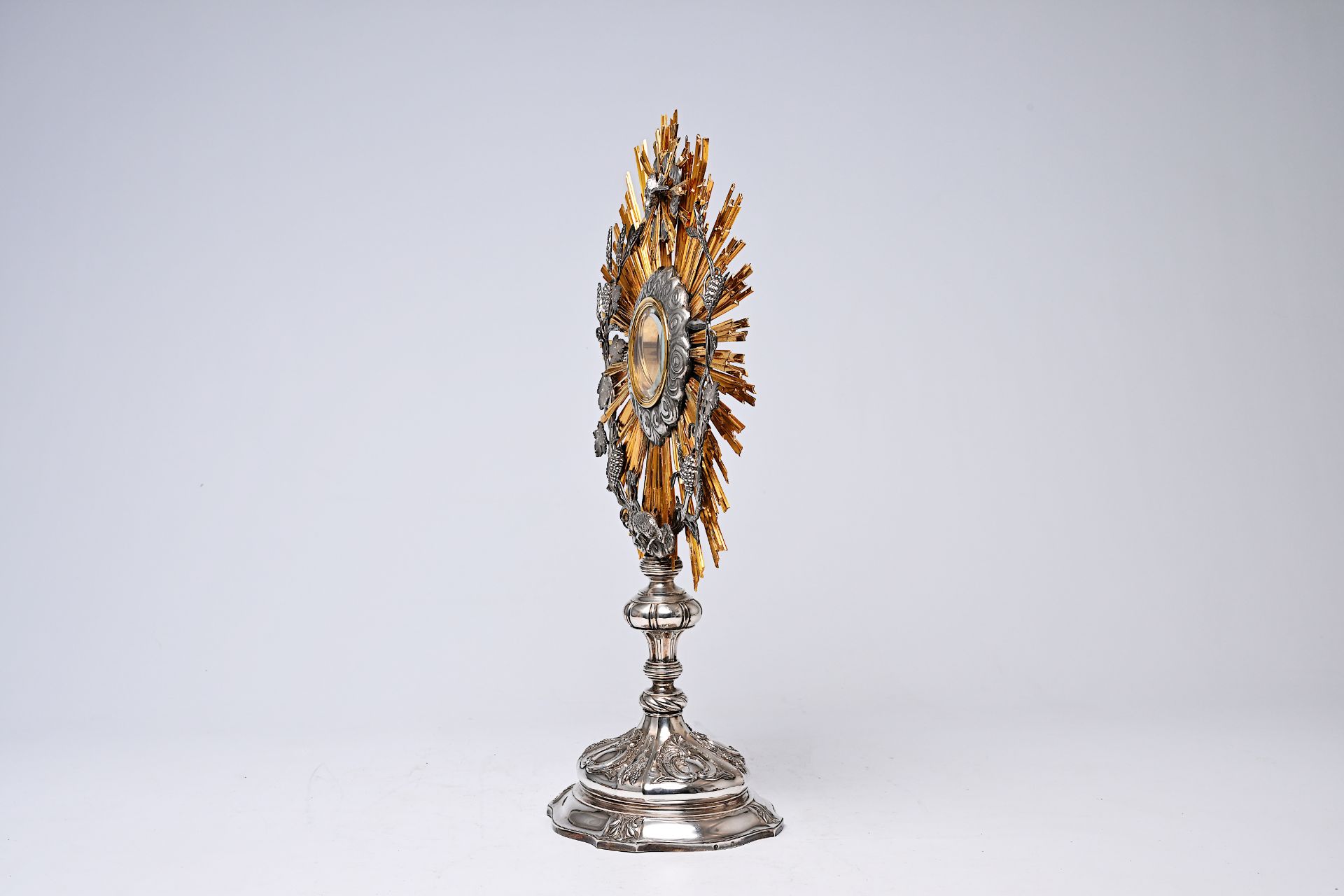 A Belgian partly gilt silver monstrance with grape vines, the Mystic Lamb and the Holy Spirit, dated - Image 2 of 10