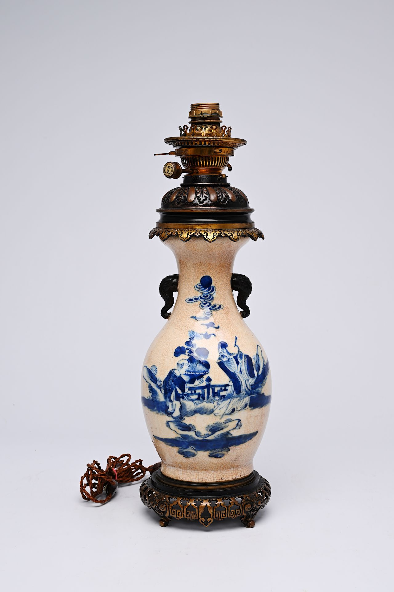 A Chinese blue and white Nanking crackle glazed vase with an immortal and his servant mounted as a l - Bild 3 aus 20