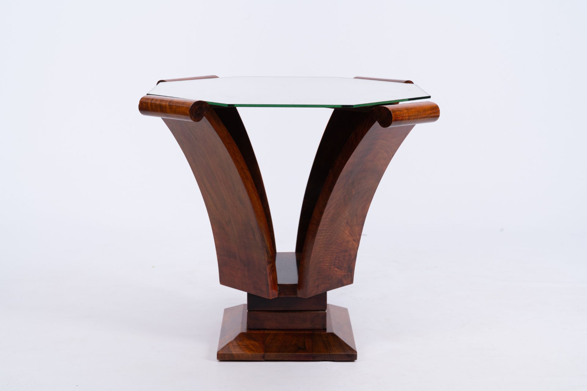 An octagonal veneered wood Art Deco side table with a mirror top, 20th C. - Image 3 of 8