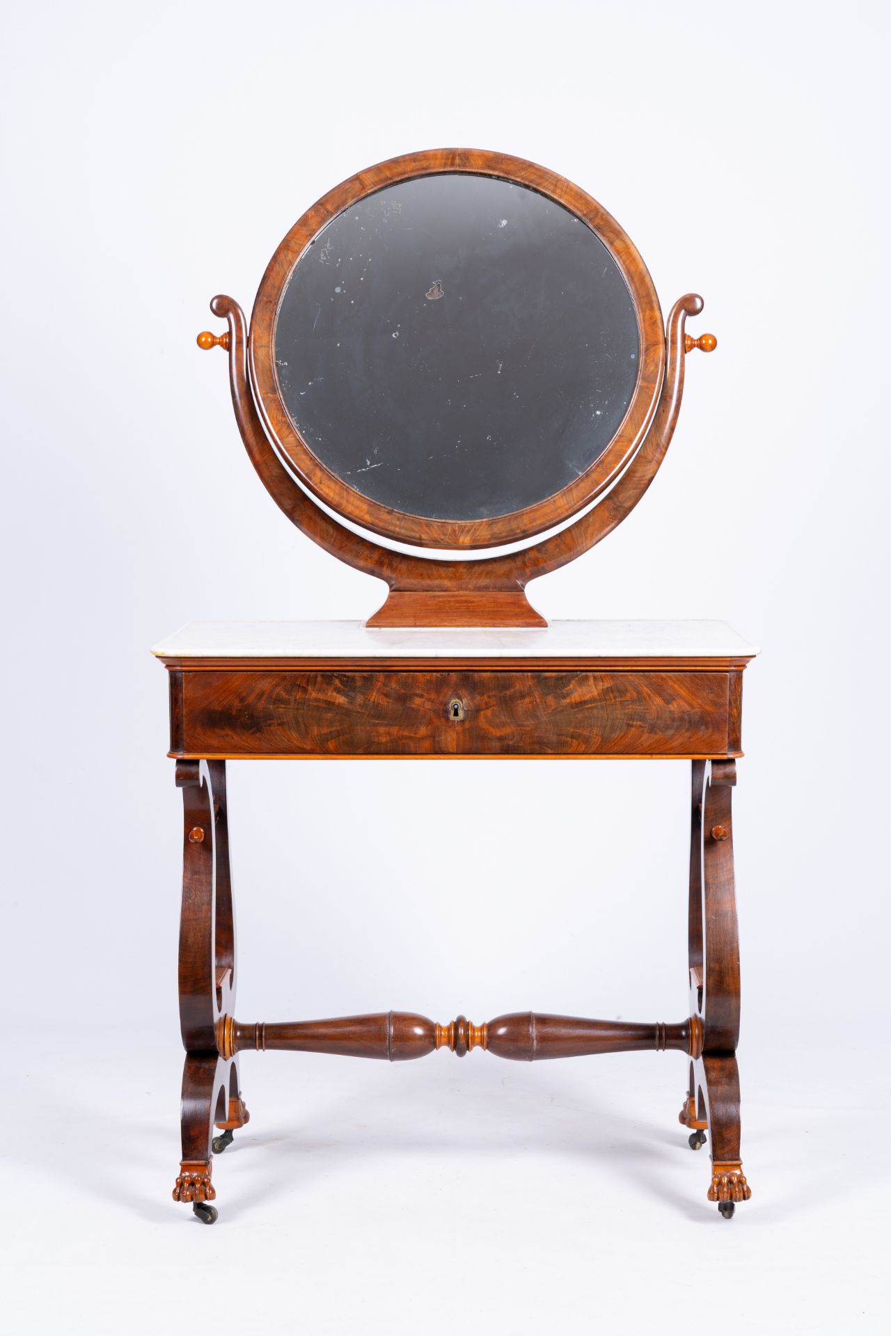 A mahogany toiletry table with lyre harp shaped base and marble top, 19th C. - Bild 2 aus 6