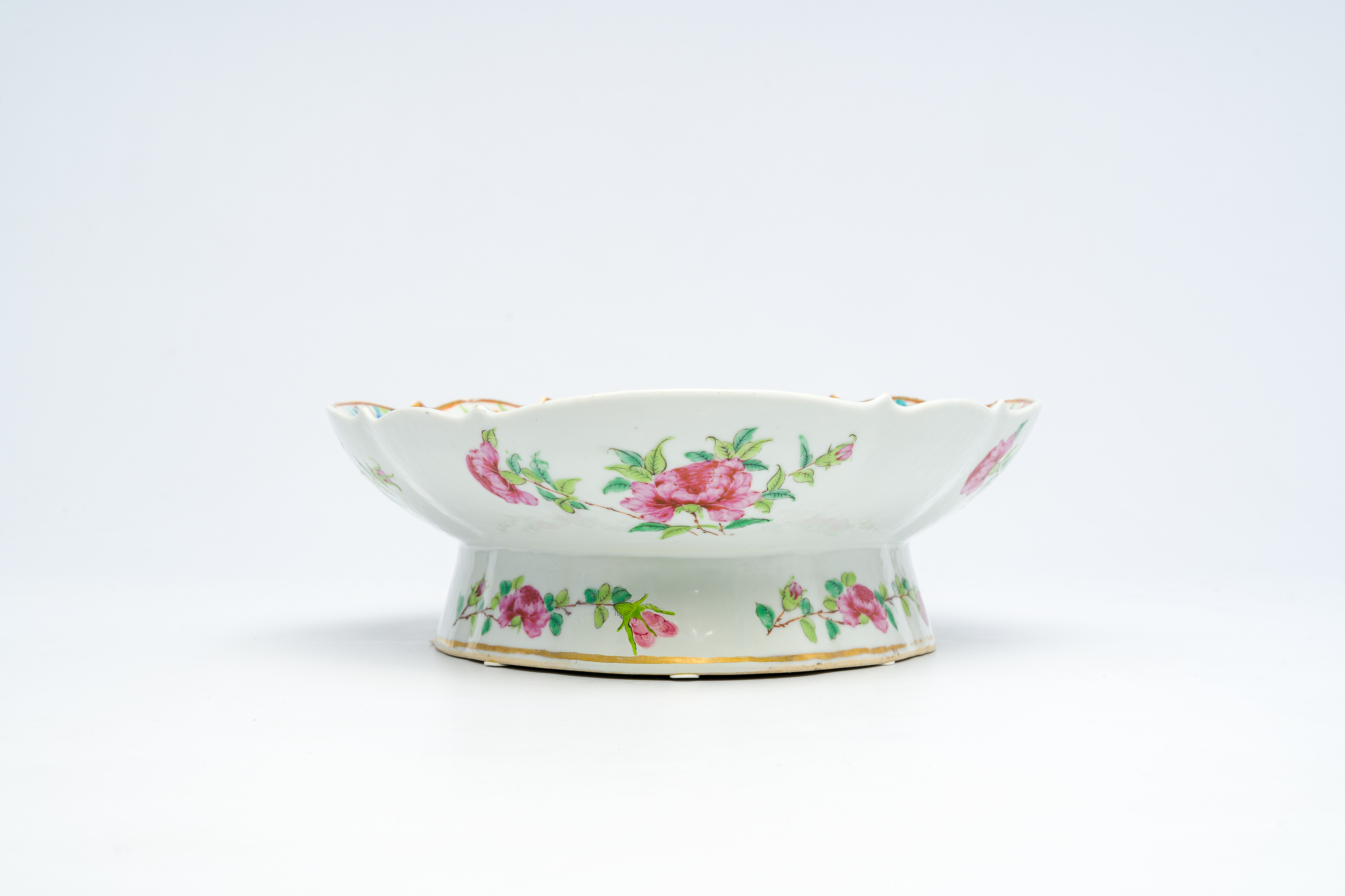 A Chinese Canton famille rose lobed bowl on foot with an animated palace scene and floral design, 19 - Image 5 of 7