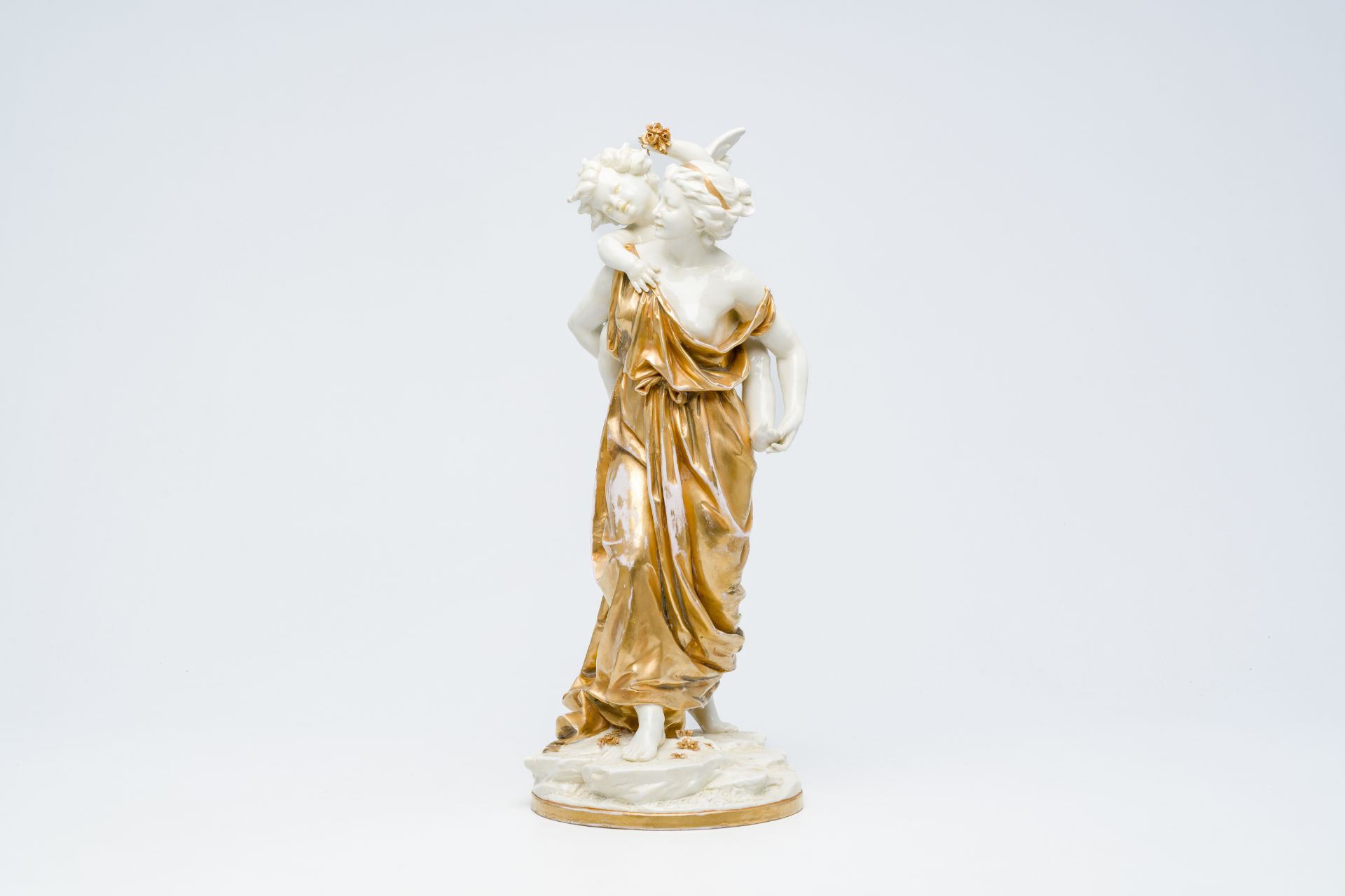 A lady with an angel in partly gilt Capodimonte porcelain, Italy, 20th C. - Bild 2 aus 8