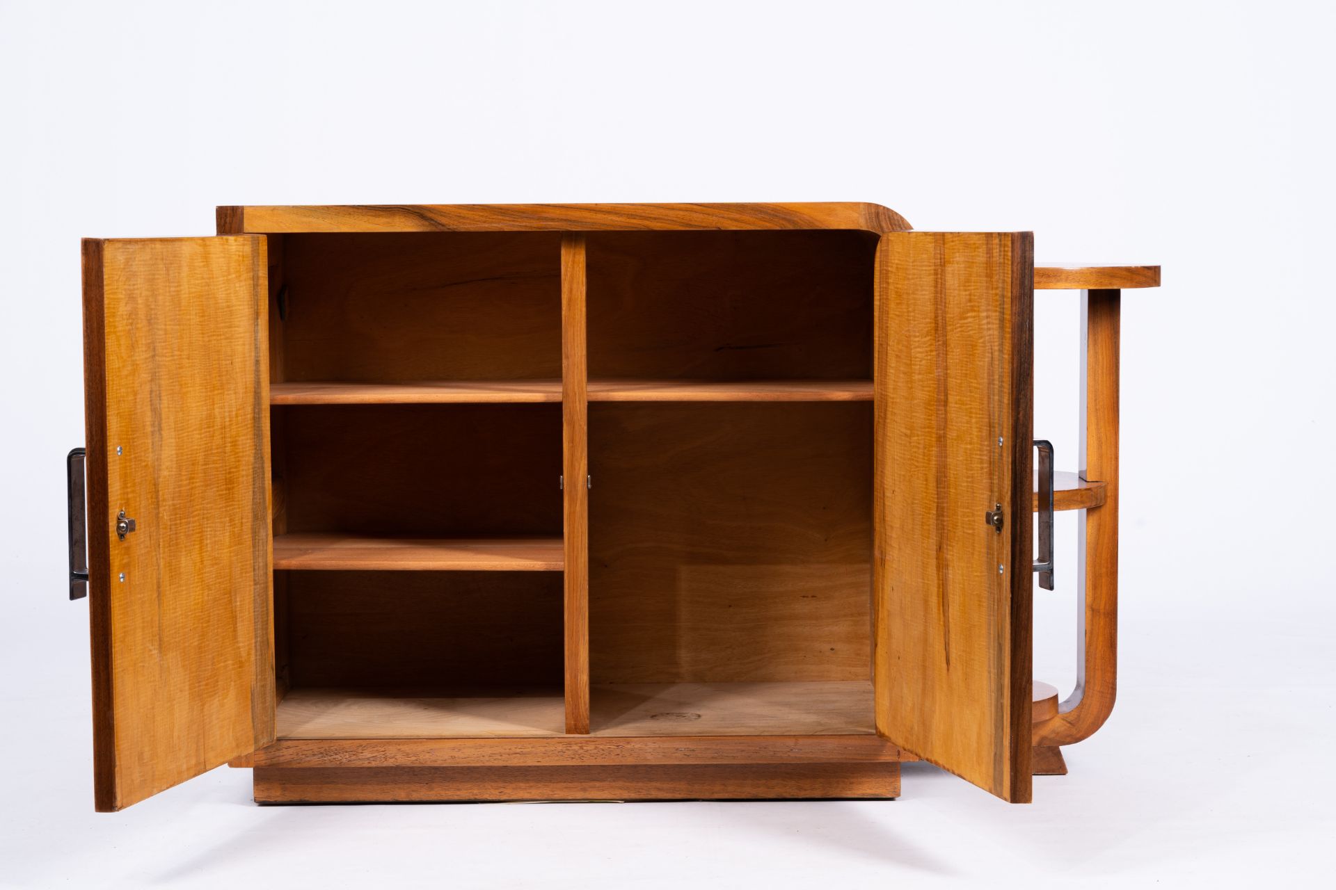 A pair of wood Art Deco two-door cabinets with etagere, first half 20th C. - Image 8 of 13