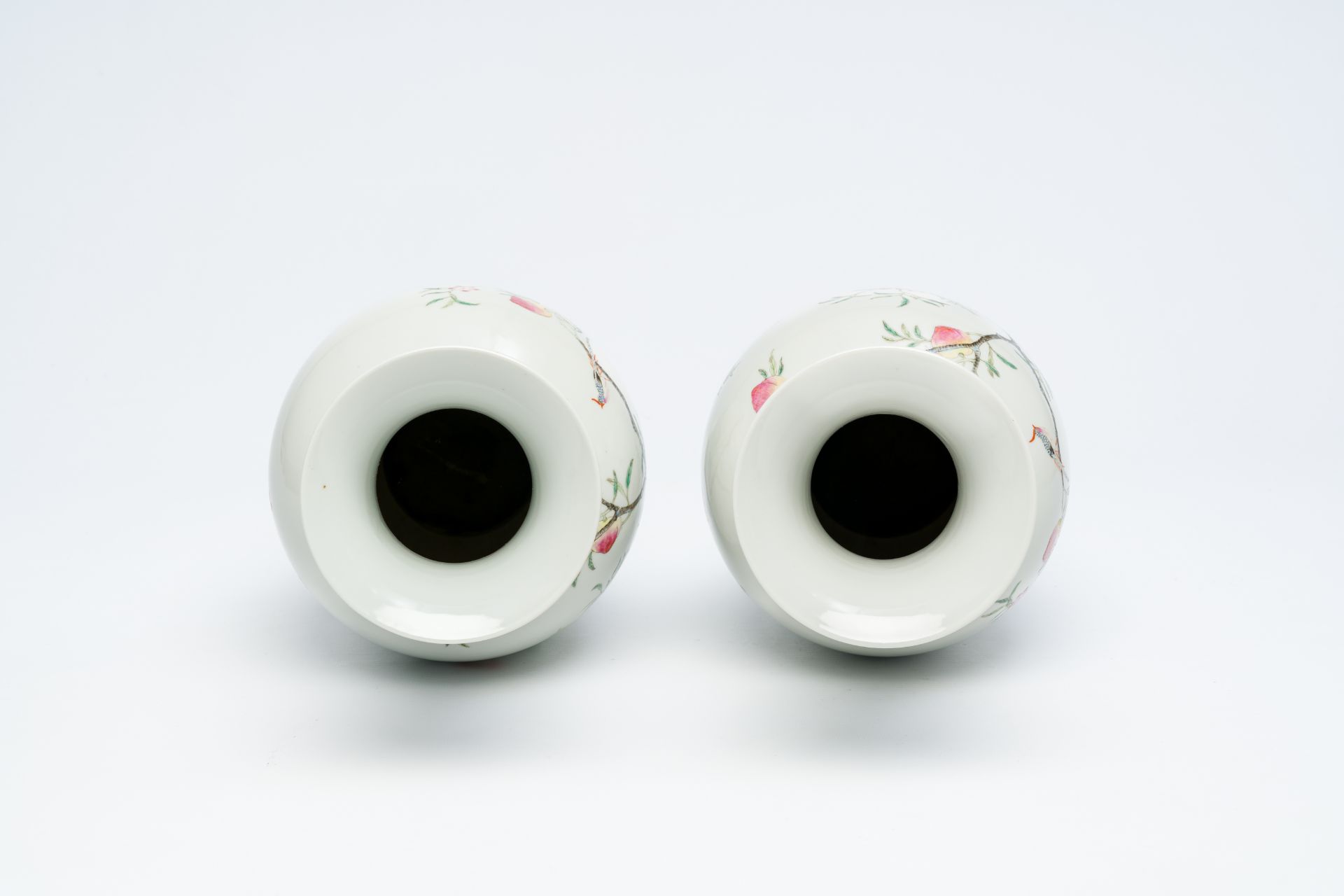 A pair of Chinese famille rose vases with floral design, Guangxu mark, Republic, 20th C. - Image 10 of 12