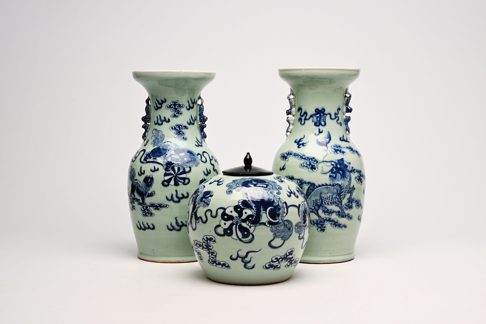 Two Chinese blue and white celadon ground vases and a jar and cover with Buddhist lions and a qilin, - Bild 2 aus 14