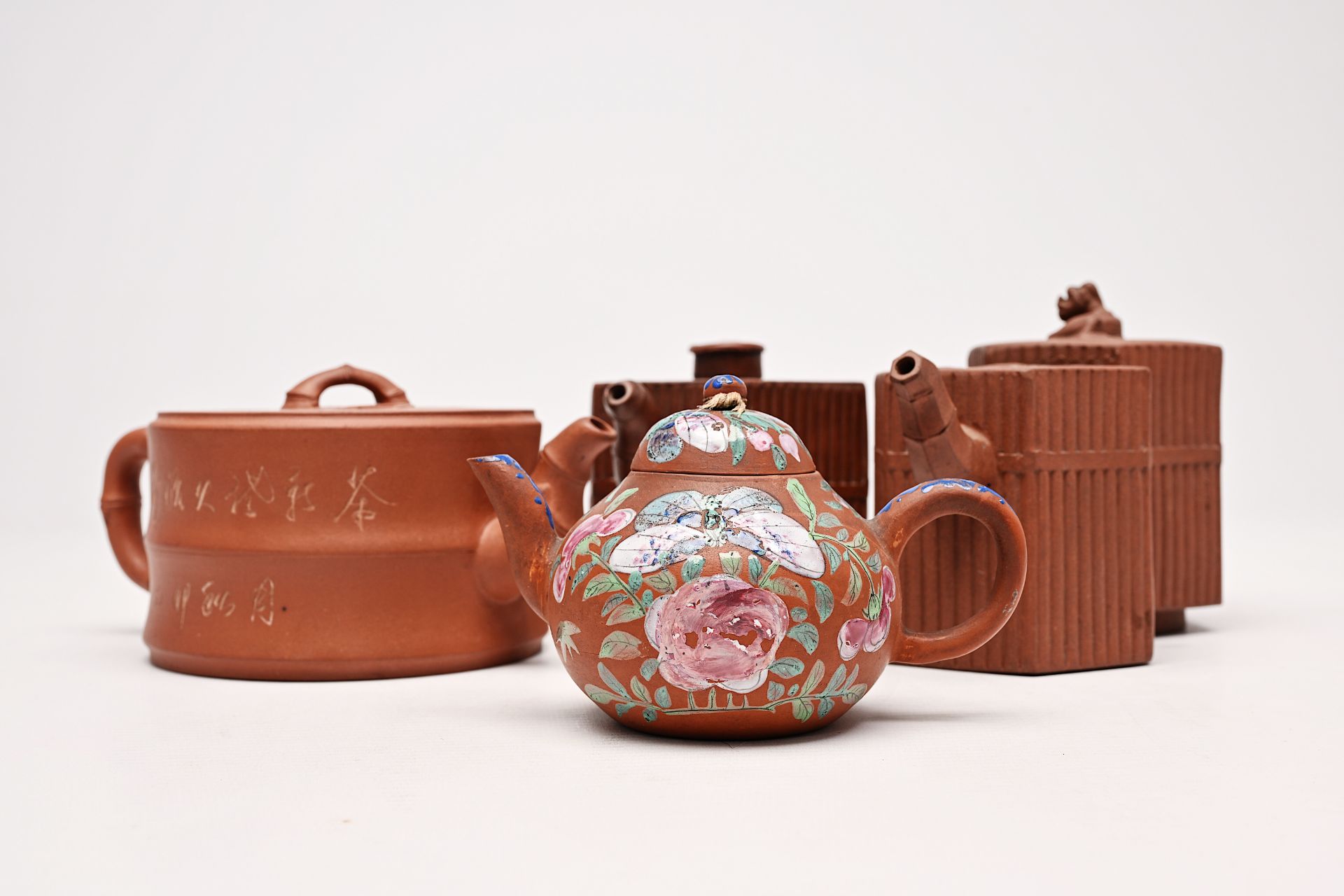 Six various Chinese Yixing stoneware teapots and covers one with enamelled design, 19th/20th C. - Image 18 of 18