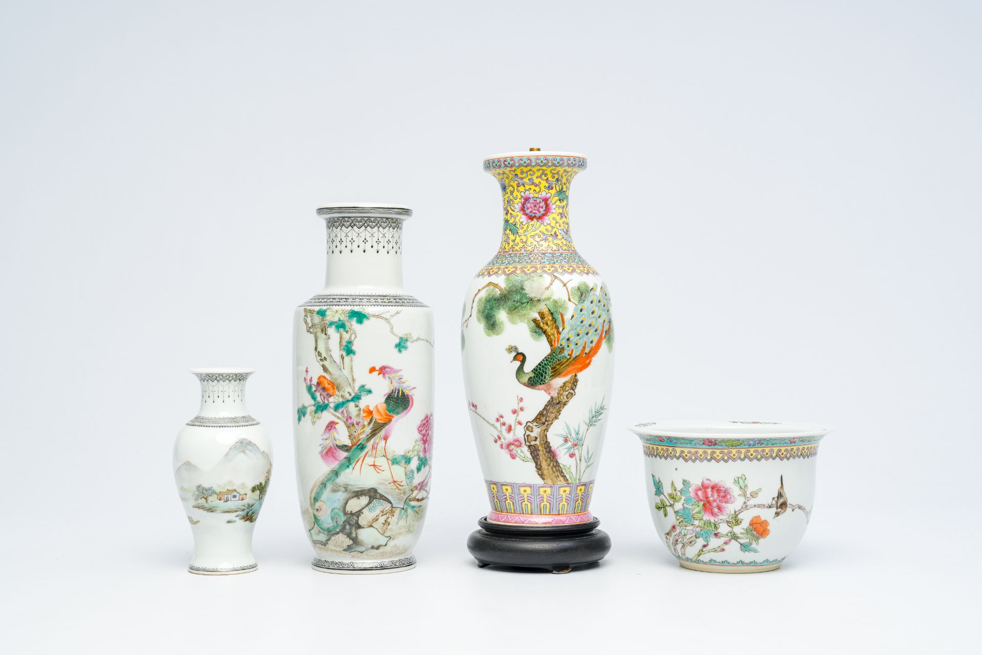 Nine various Chinese famille rose and iron-red vases, 19th/20th C. - Image 15 of 34