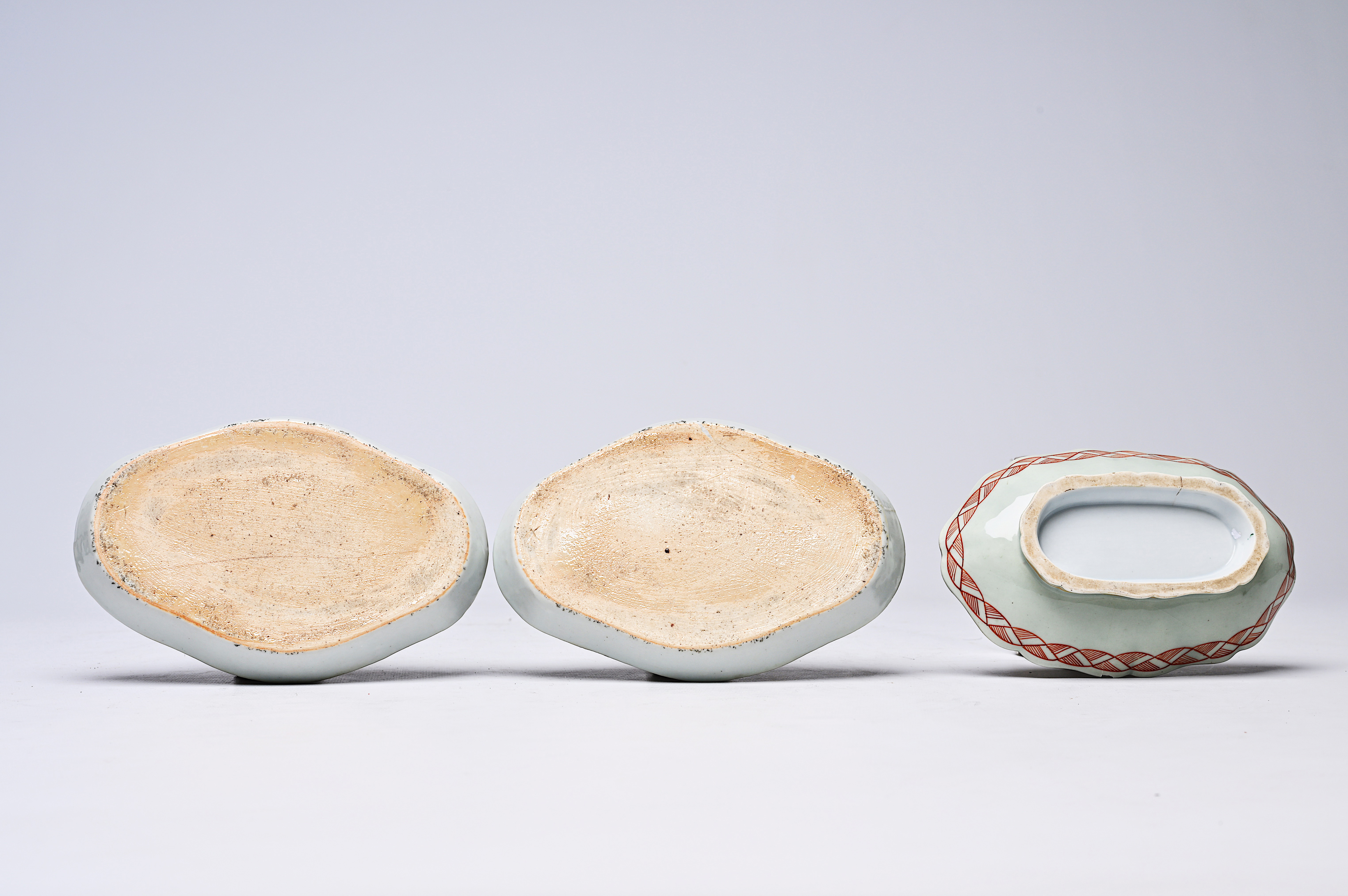 Three Chinese famille rose 'mandarin subject' spoon trays, 18th/19th C. - Image 3 of 4
